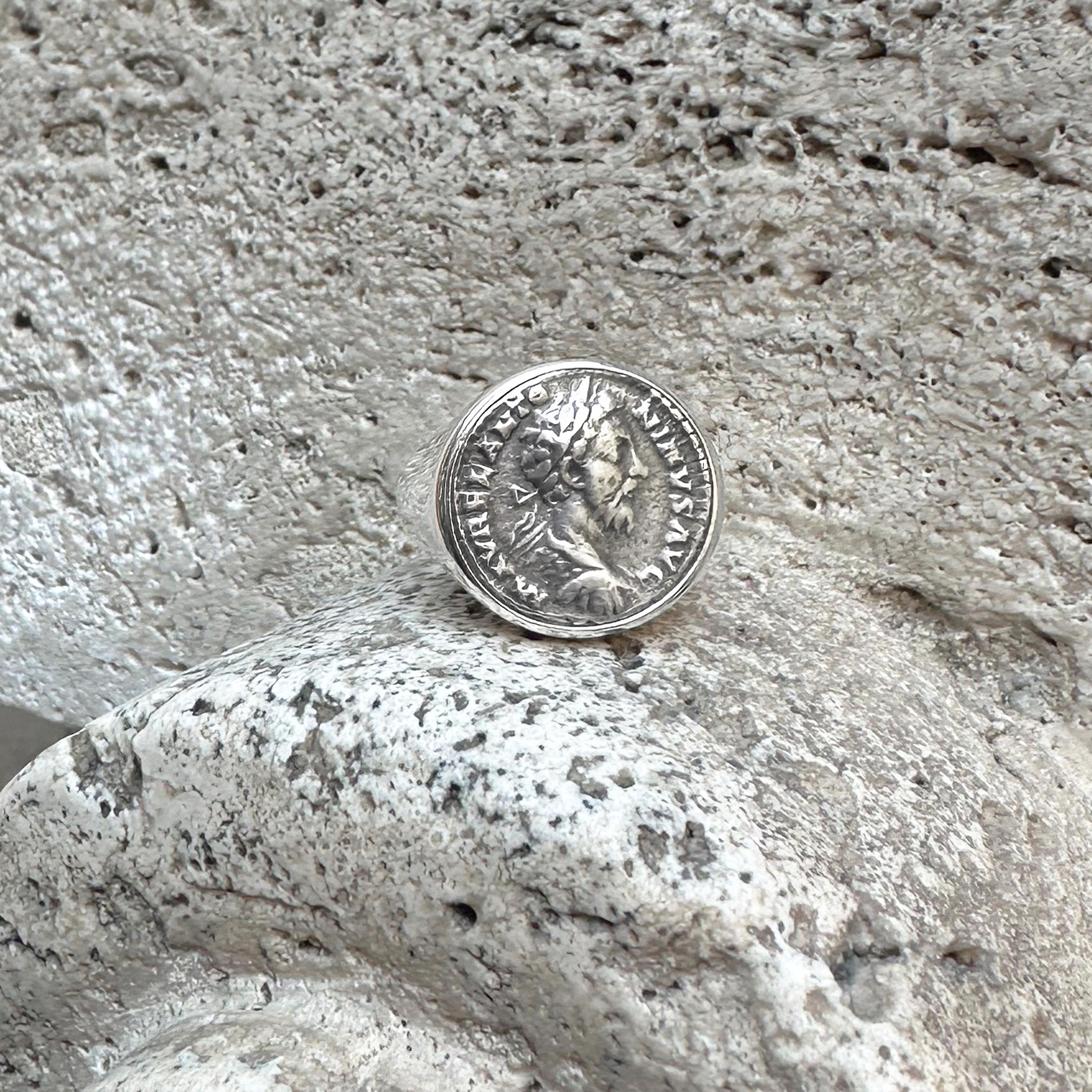 Autentica moneta romana del II secolo. Anello ADS raffigurante l'imperatore Marco Aurelio 1