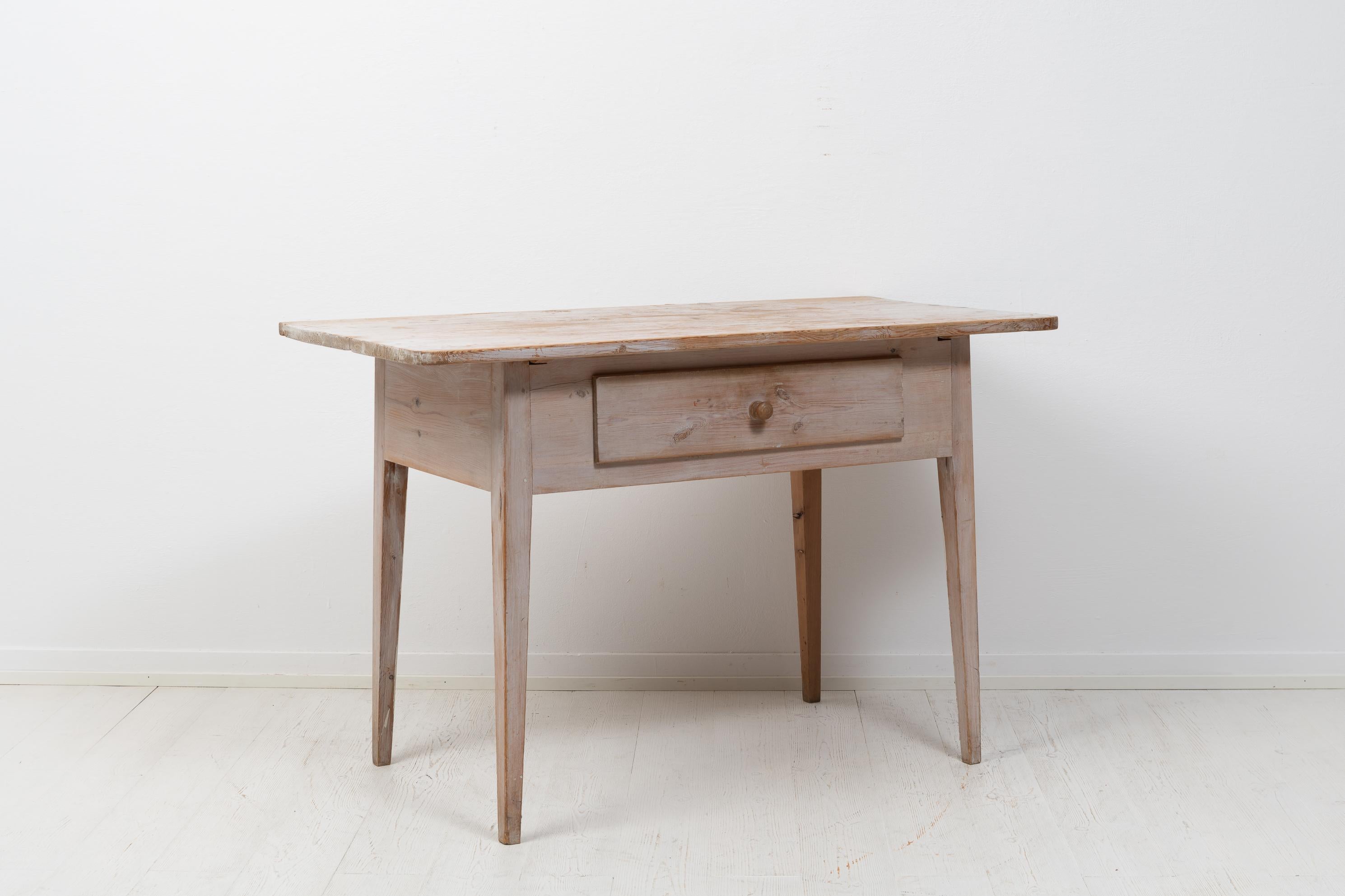 Genuine Antique Swedish Handmade Folk Art Pine Rustic Table with Drawer In Good Condition For Sale In Kramfors, SE
