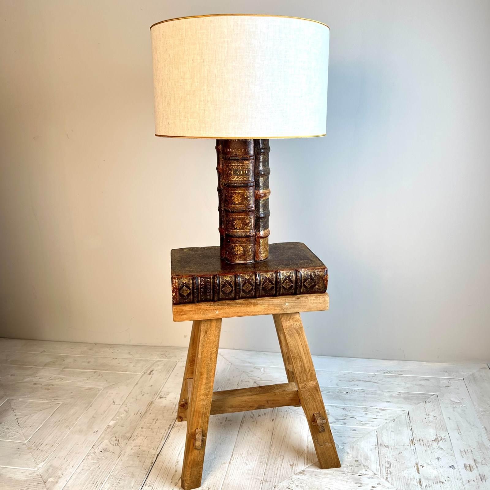 Echtes antikes Leder Buch Lampe im Zustand „Gut“ im Angebot in London, GB