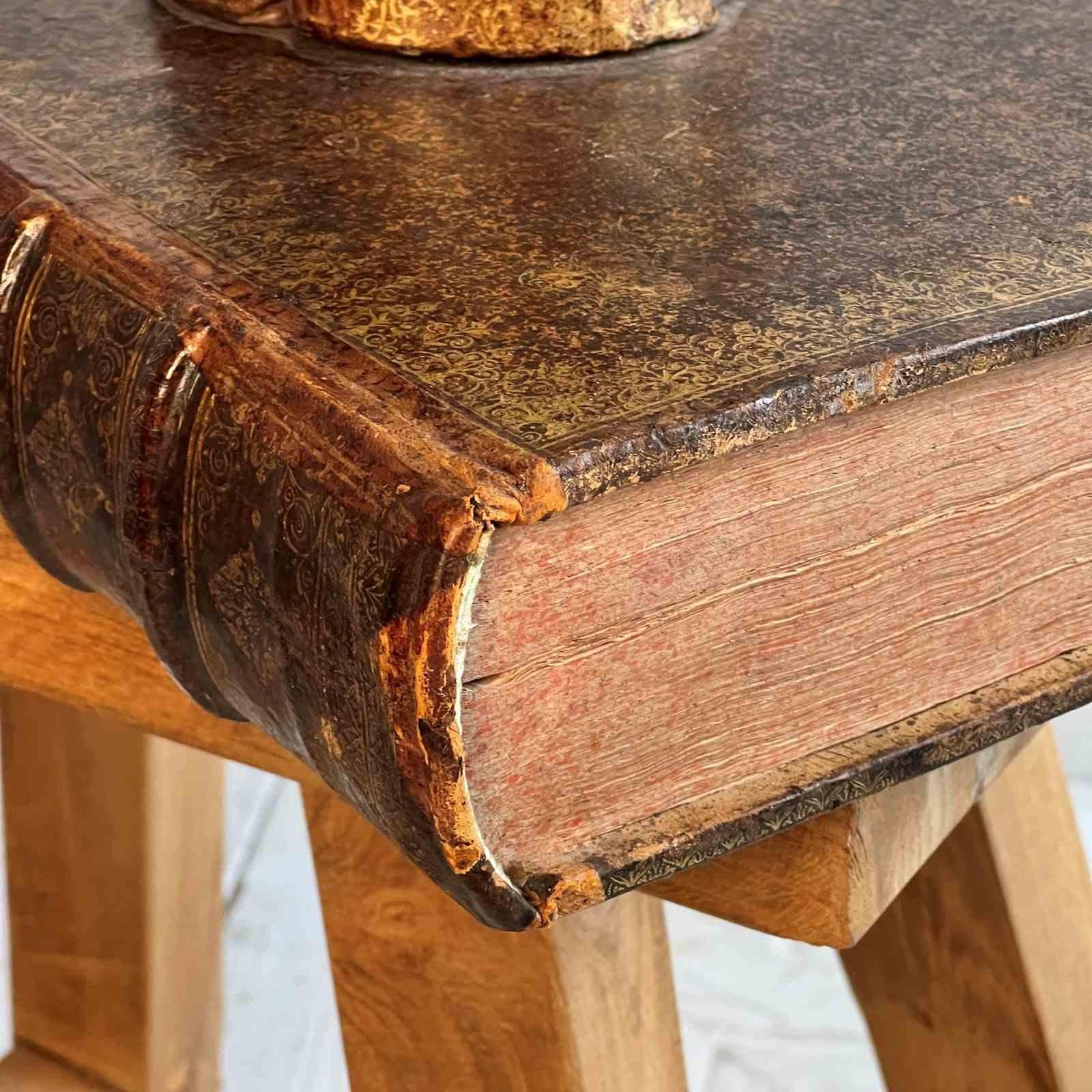 Echtes antikes Leder Buch Lampe im Angebot 1