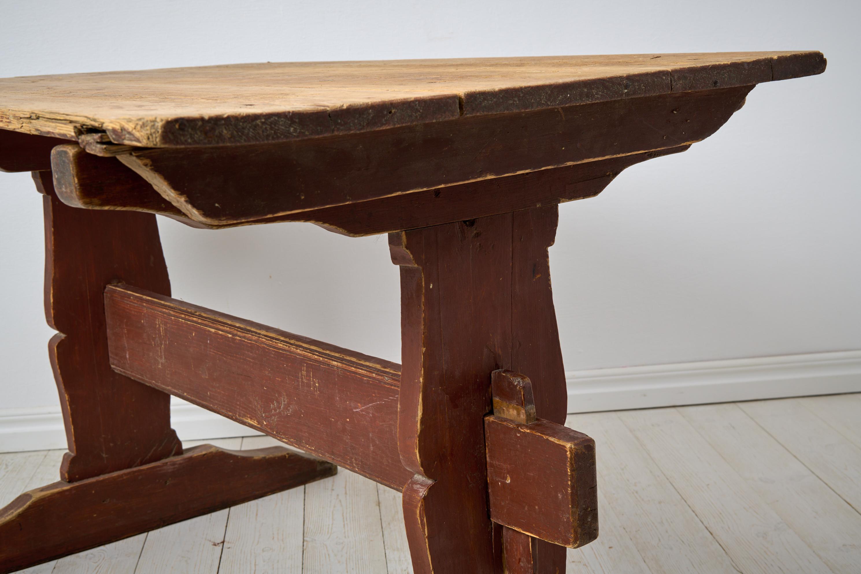 XIXe siècle Genuine table de salle à manger ou de travail suédoise ancienne en pin du Nord, de style rustique  en vente