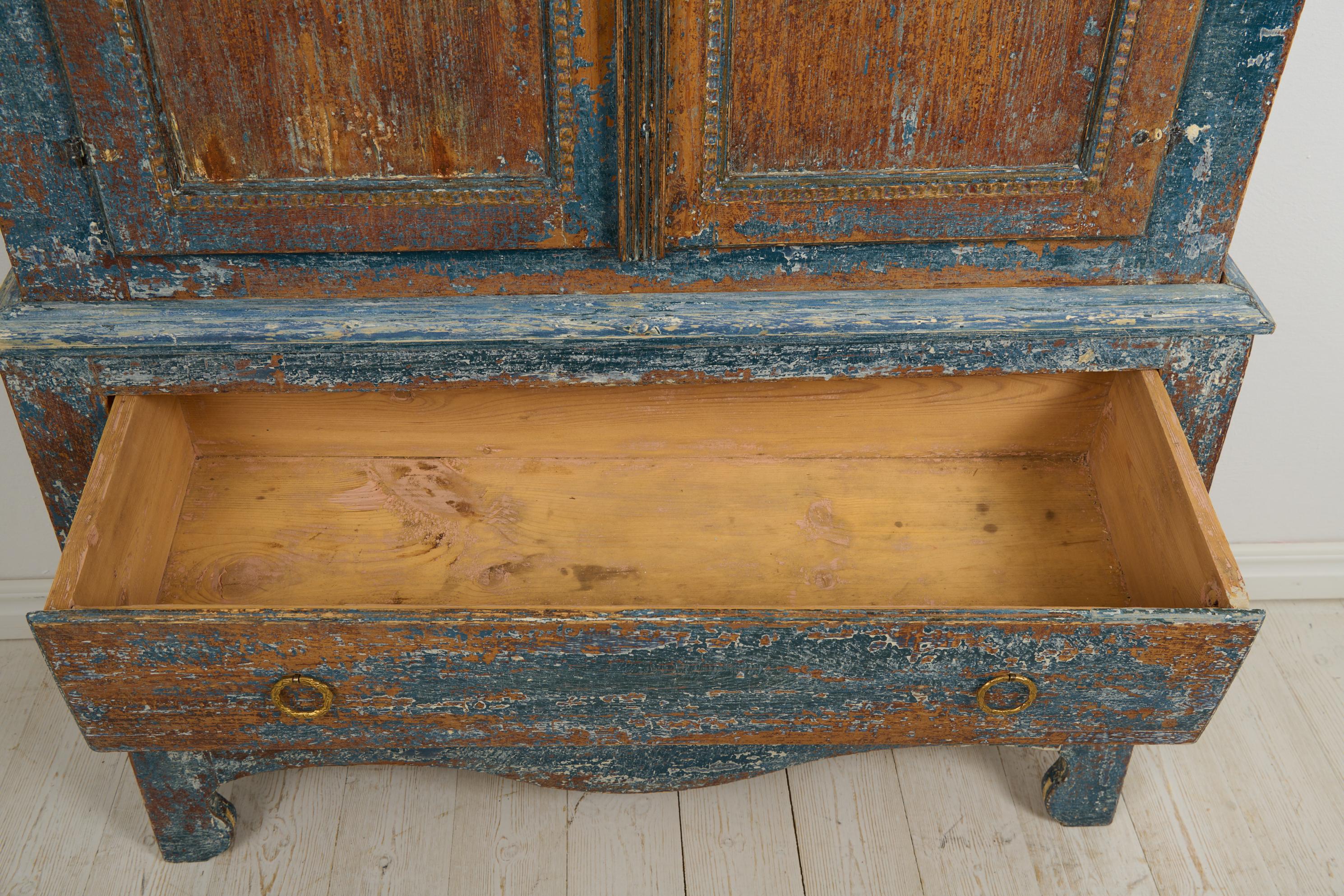 Auténtico Armario Sueco Antiguo de Arte Popular en estilo rococó con pintura azul rústica 8