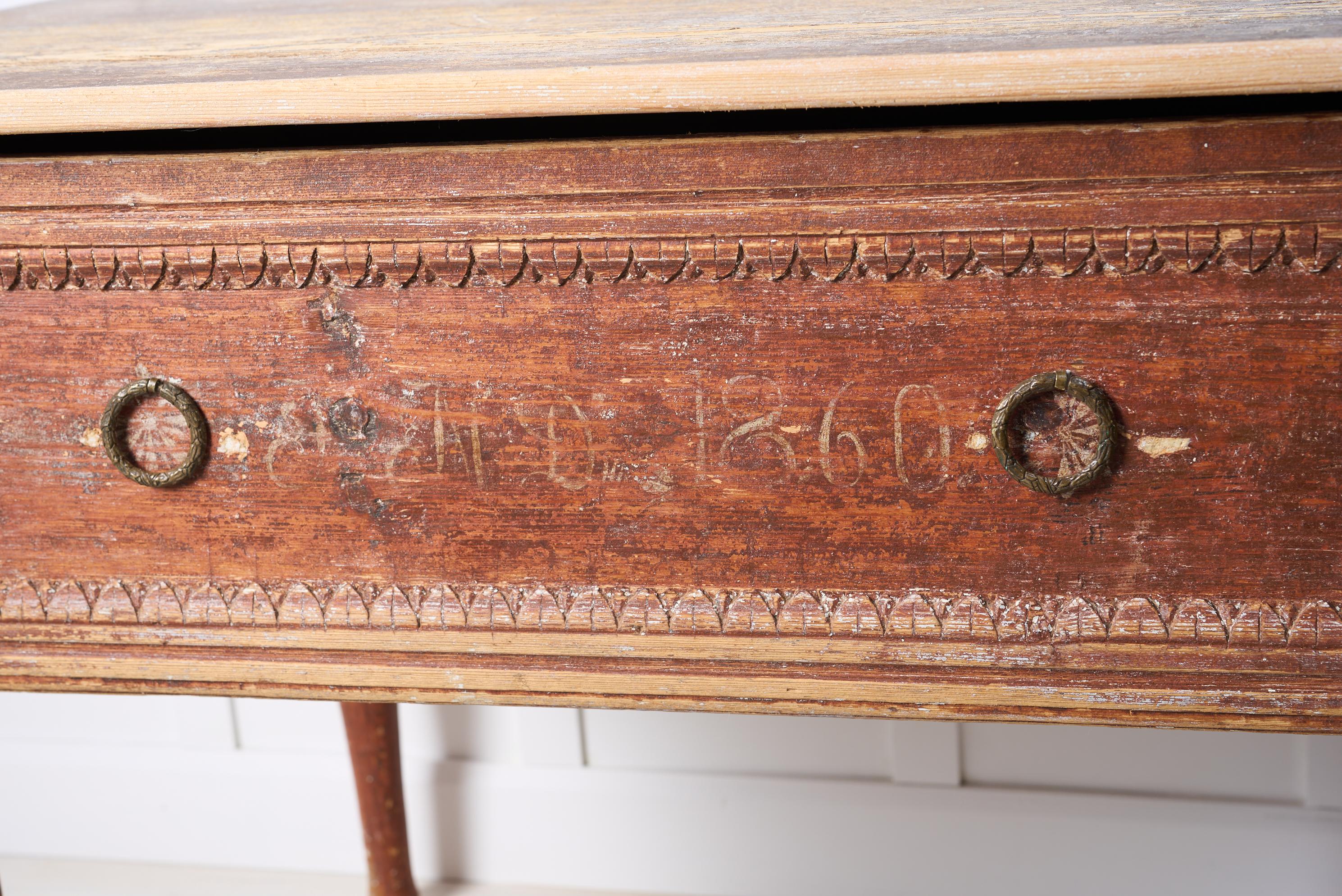 Echte antike schwedische rustikale Low Country Tisch mit Schublade (19. Jahrhundert) im Angebot
