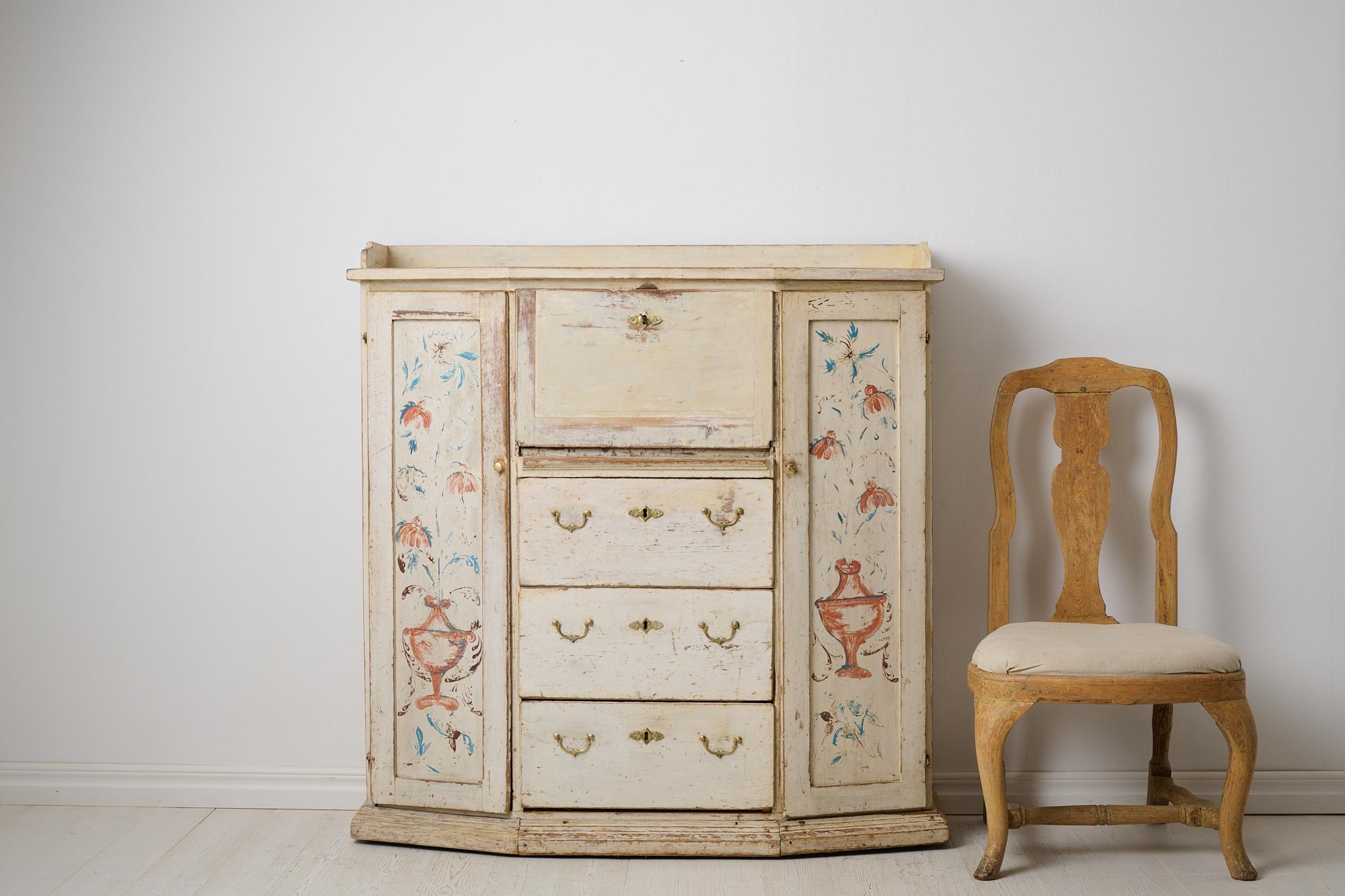 Genuines antikes schwedisches Sideboard, Schubladen, Türen und Schreibtisch, mit Originalfarbe (Schwedisch) im Angebot