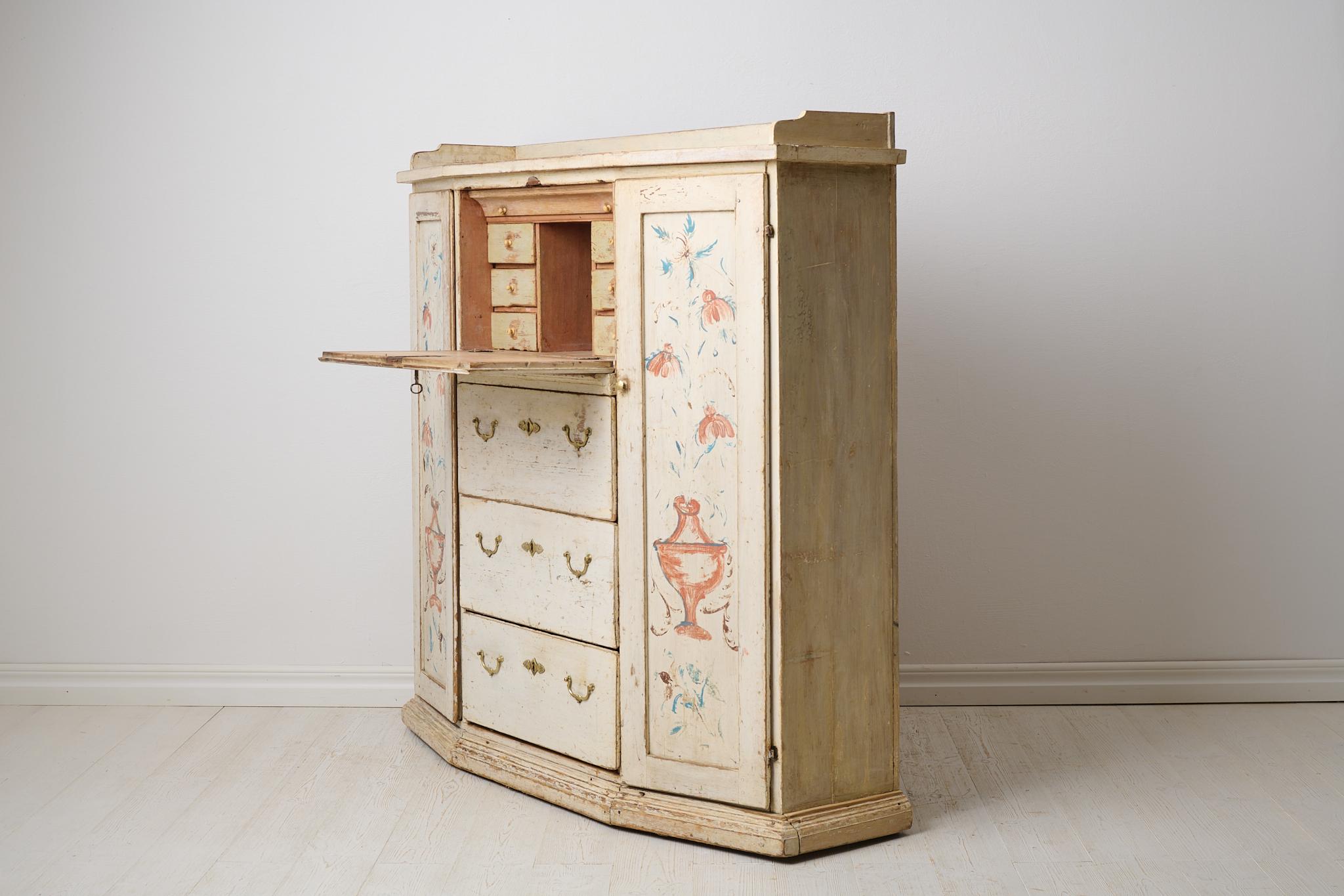 Genuines antikes schwedisches Sideboard, Schubladen, Türen und Schreibtisch, mit Originalfarbe (19. Jahrhundert) im Angebot