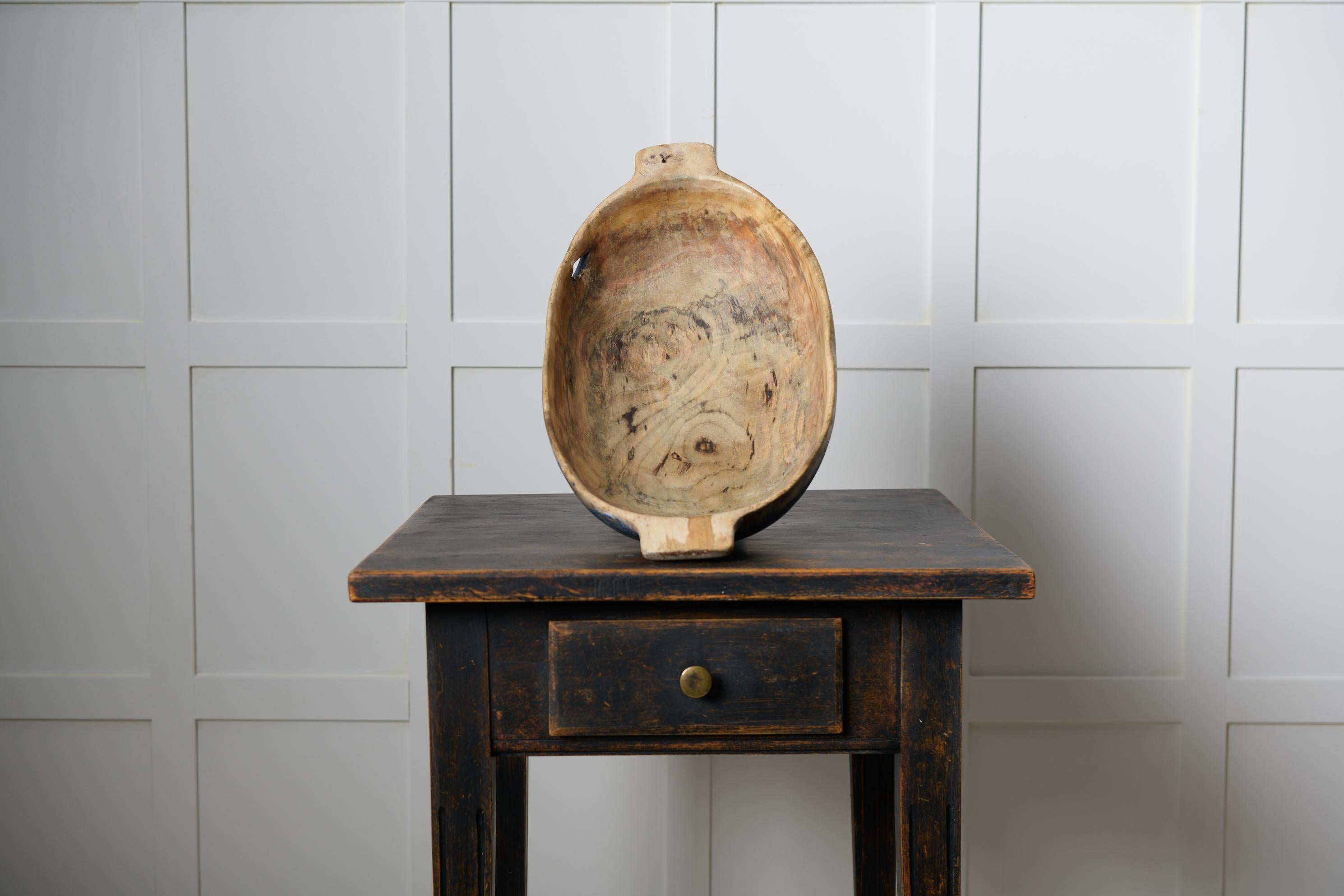 Genuine Antique Swedish Wooden Bowl Made by Hand with Original Blue Paint In Good Condition For Sale In Kramfors, SE