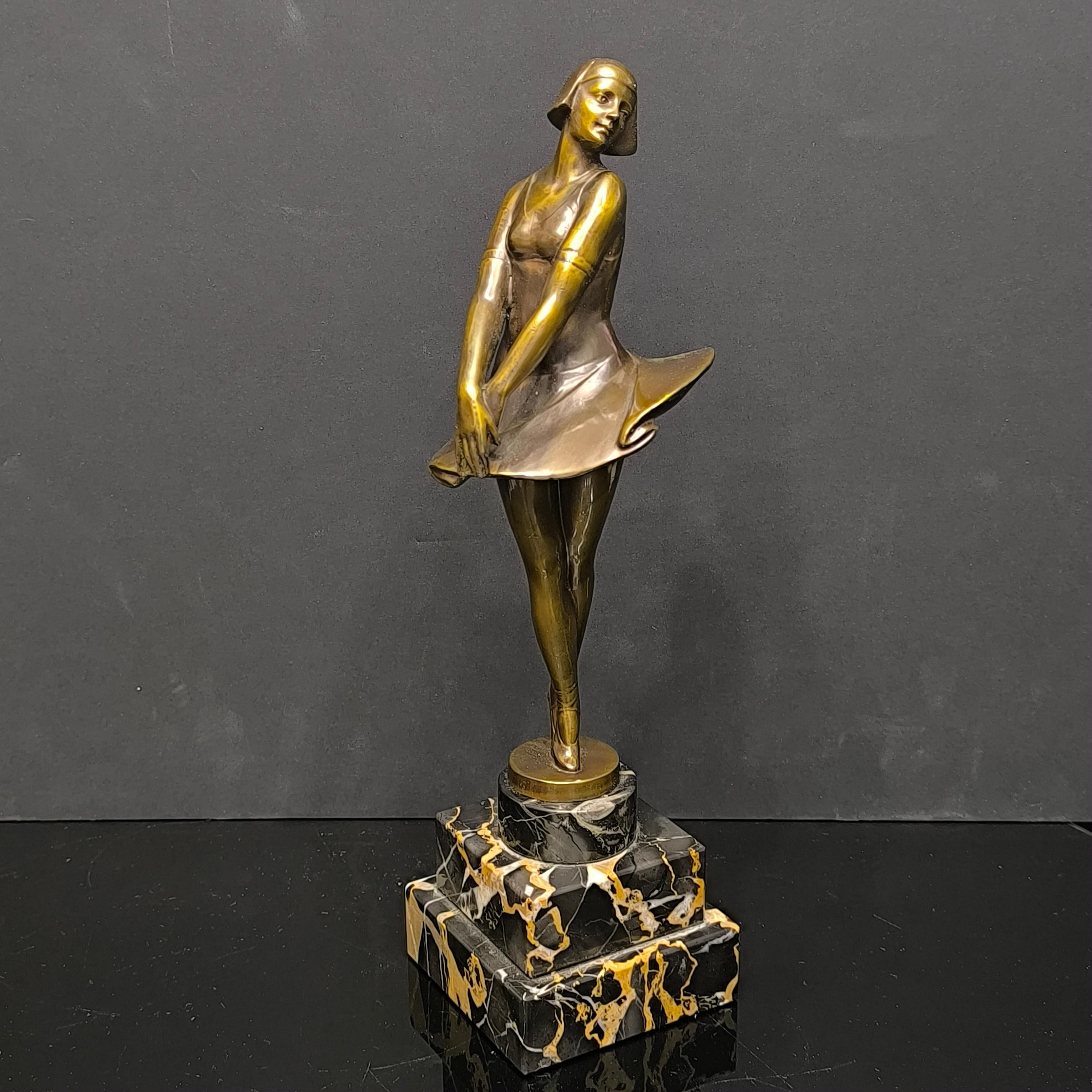 Genuine Art Deco Ballerina Bronze Sculpture on a Stepped Base of Portoro Marble In Good Condition For Sale In Bochum, NRW