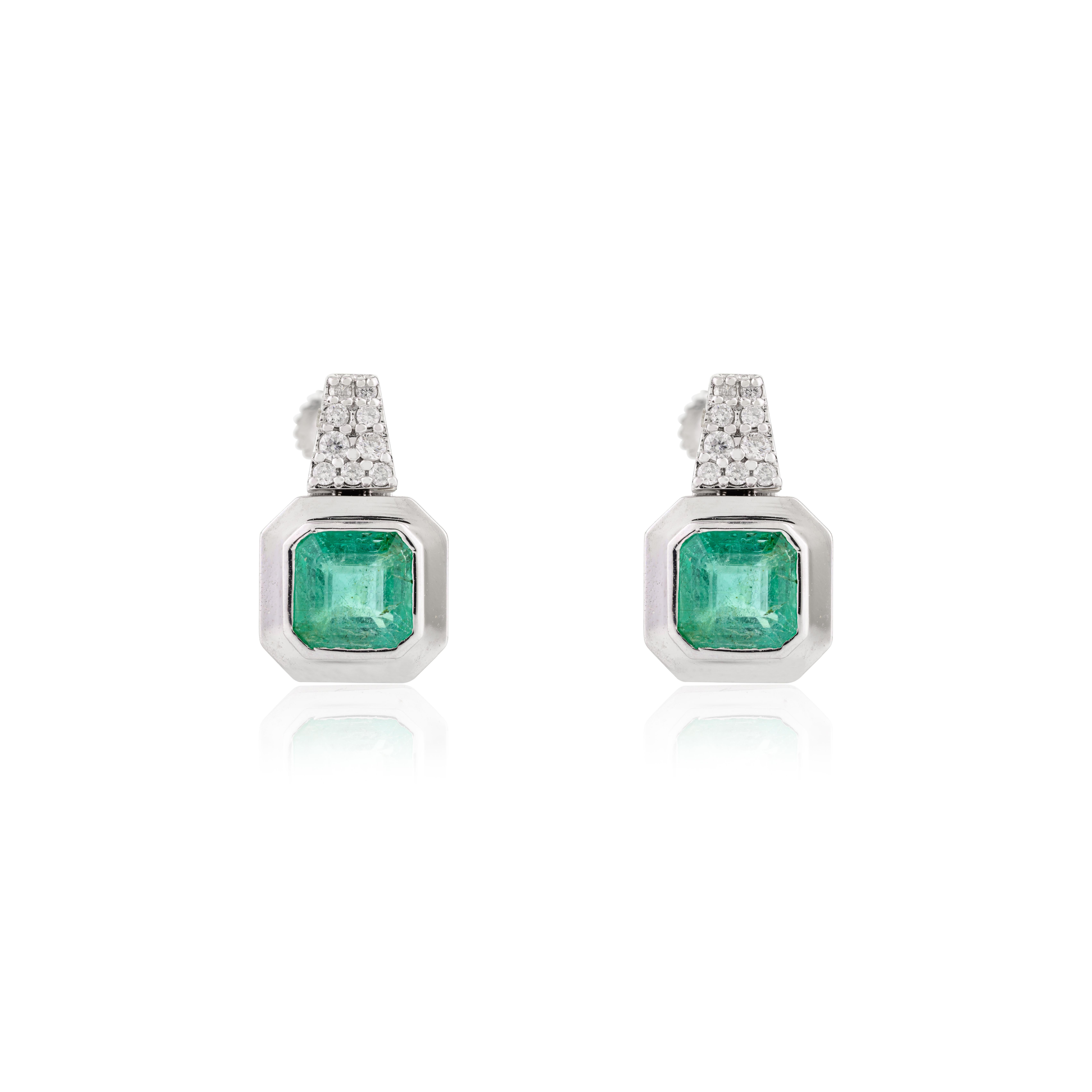 Art déco Ascher, clous d'oreilles de mariage en or blanc massif 18 carats avec émeraudes et diamants véritables en vente