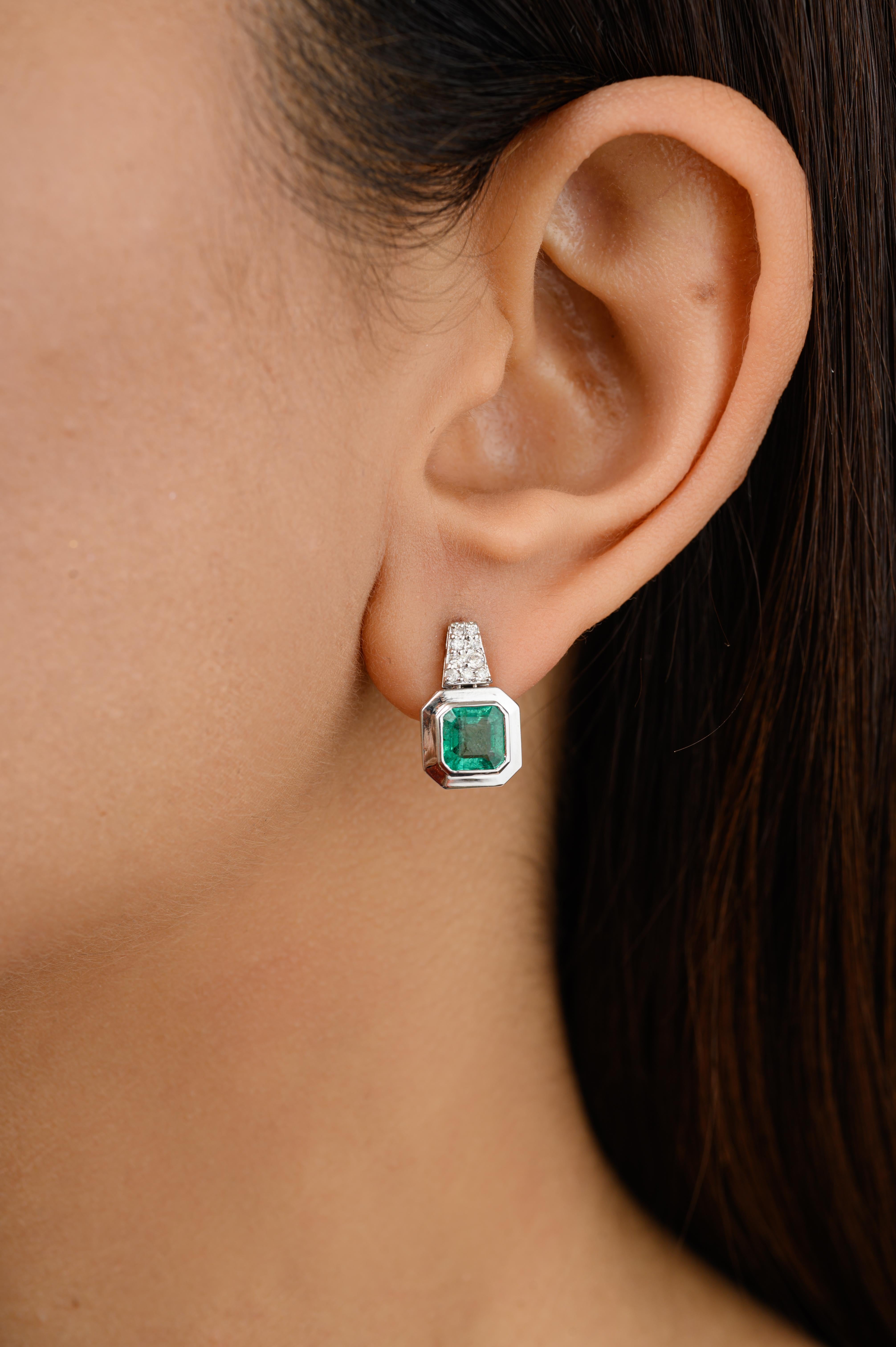 Ascher, clous d'oreilles de mariage en or blanc massif 18 carats avec émeraudes et diamants véritables Pour femmes en vente