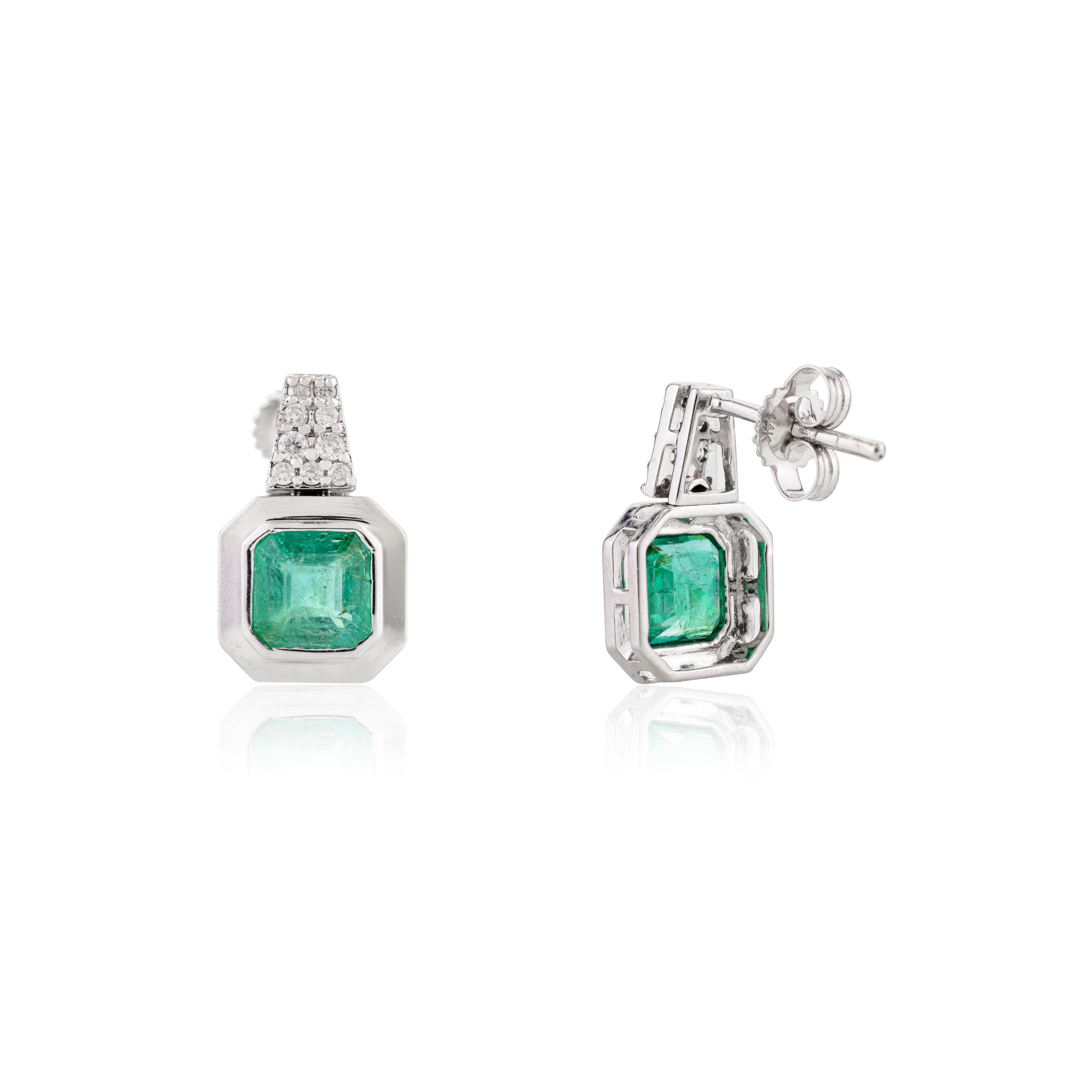 Ascher, clous d'oreilles de mariage en or blanc massif 18 carats avec émeraudes et diamants véritables en vente 1