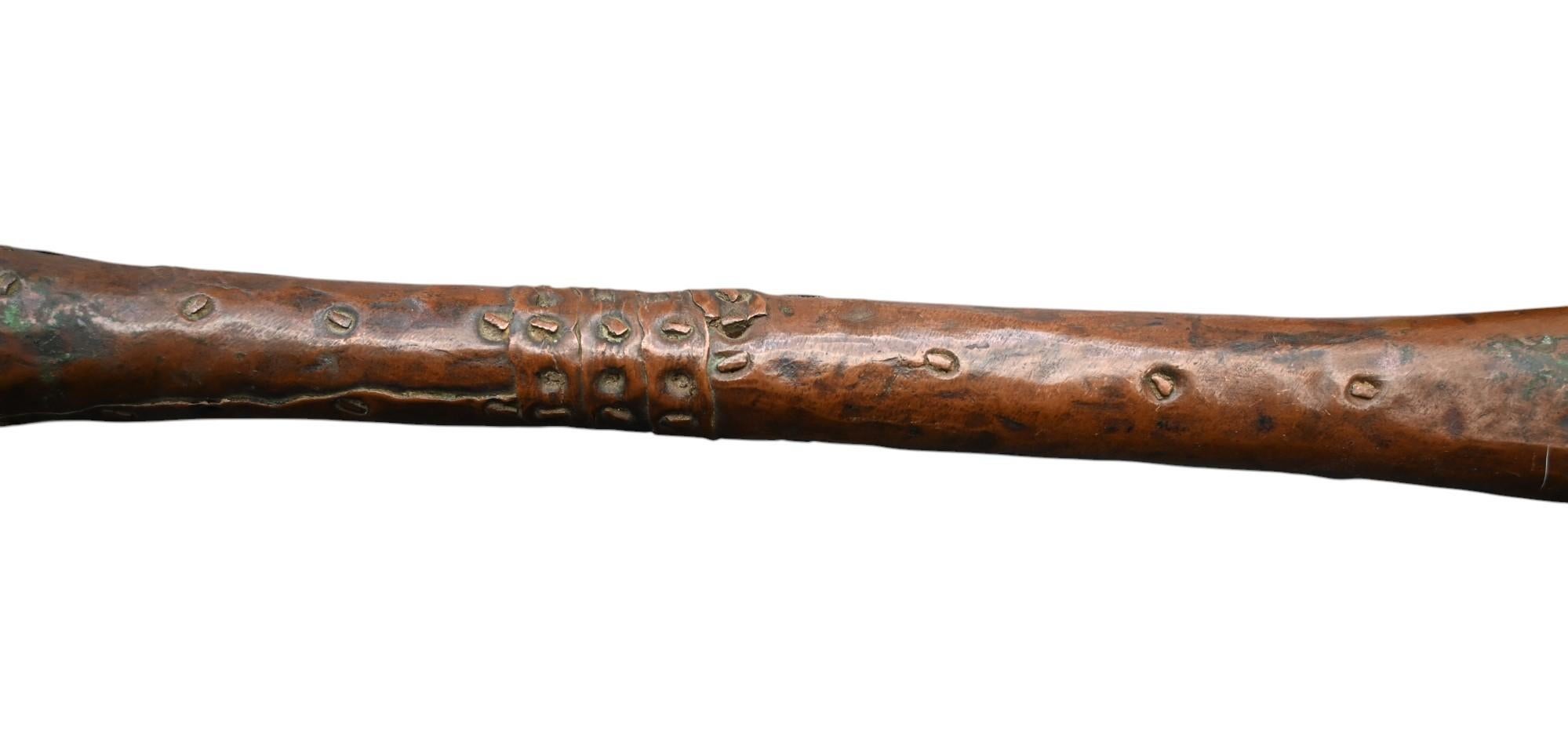 Genuine ax with copper blade from the Songye tribe DR Congo, early 1900 In condizioni buone in vendita a Bilzen, BE