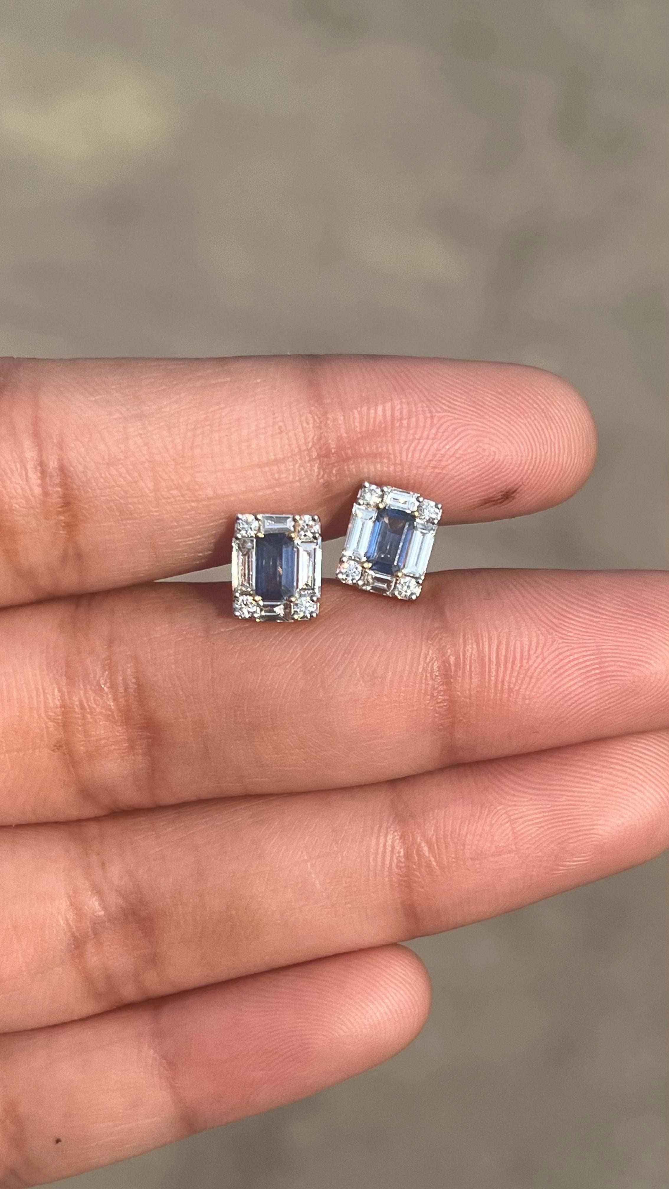Genuine Baguette Sapphire Diamond Pushback Stud Earrings 18k Solid Yellow Gold For Sale 1