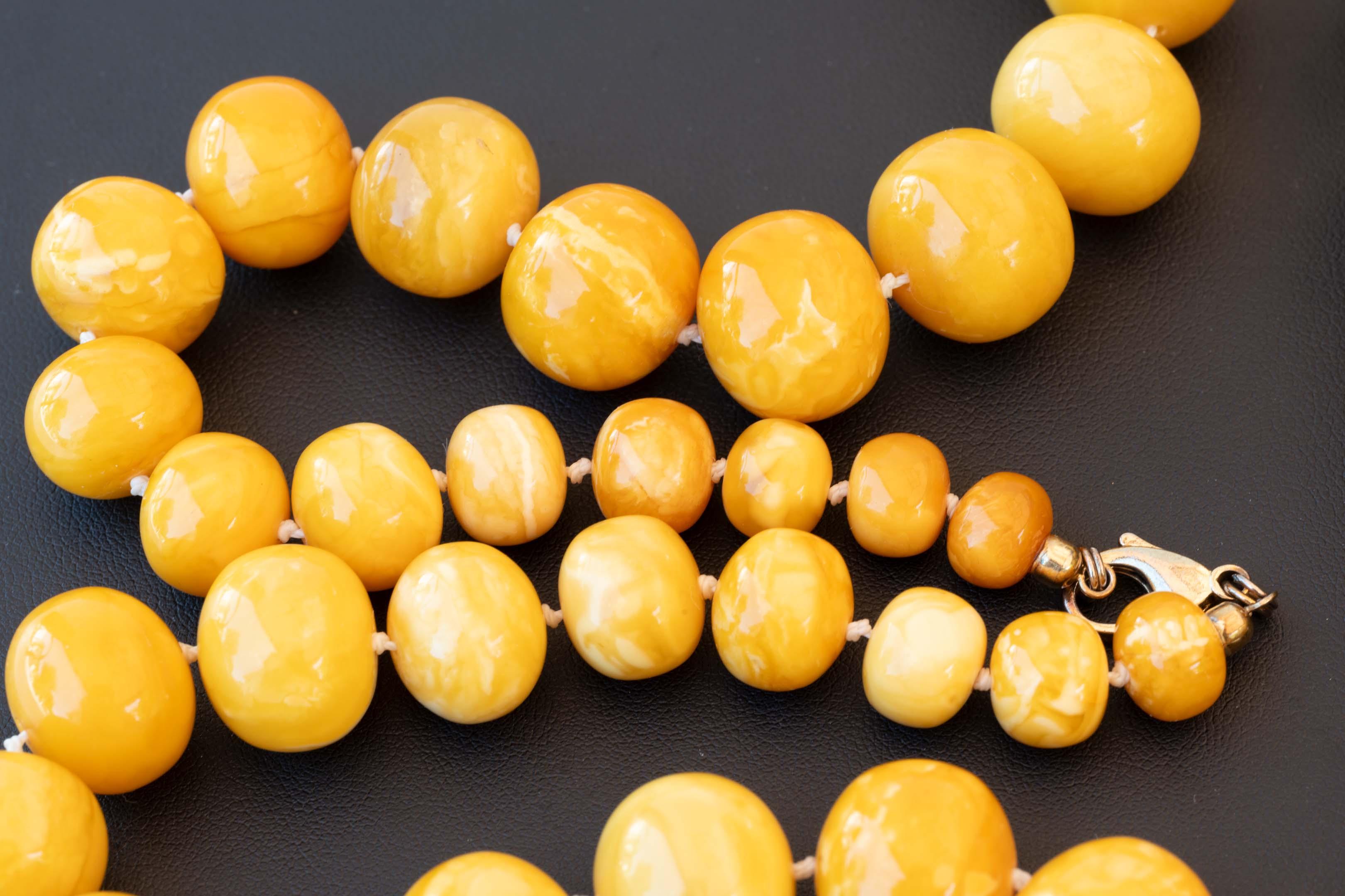 Collier de perles authentique Baltic Amber Yolk 10-20mm 113 grammes Pour femmes en vente