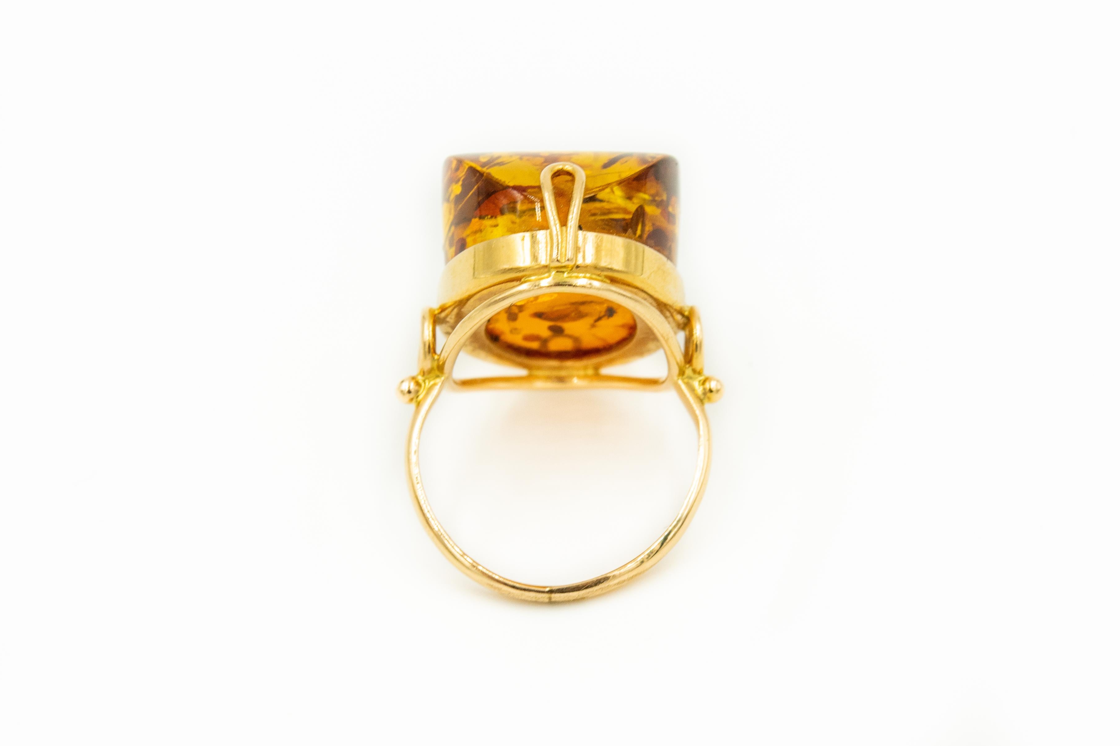 золотое кольцо с янтарем ссср