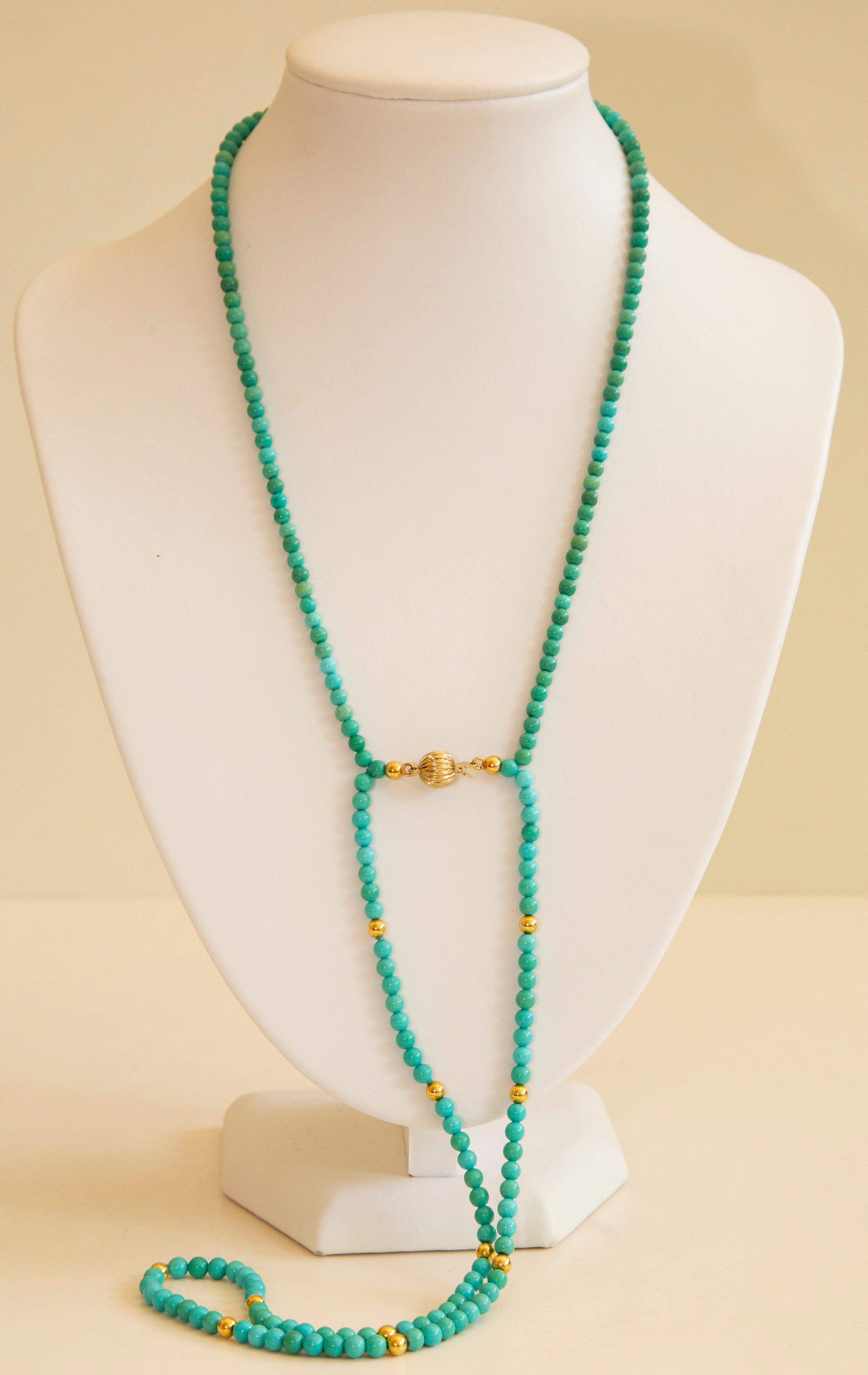 Collana di perline in turchese autentico con chiusura in oro giallo 14 carati 1960s in vendita 2