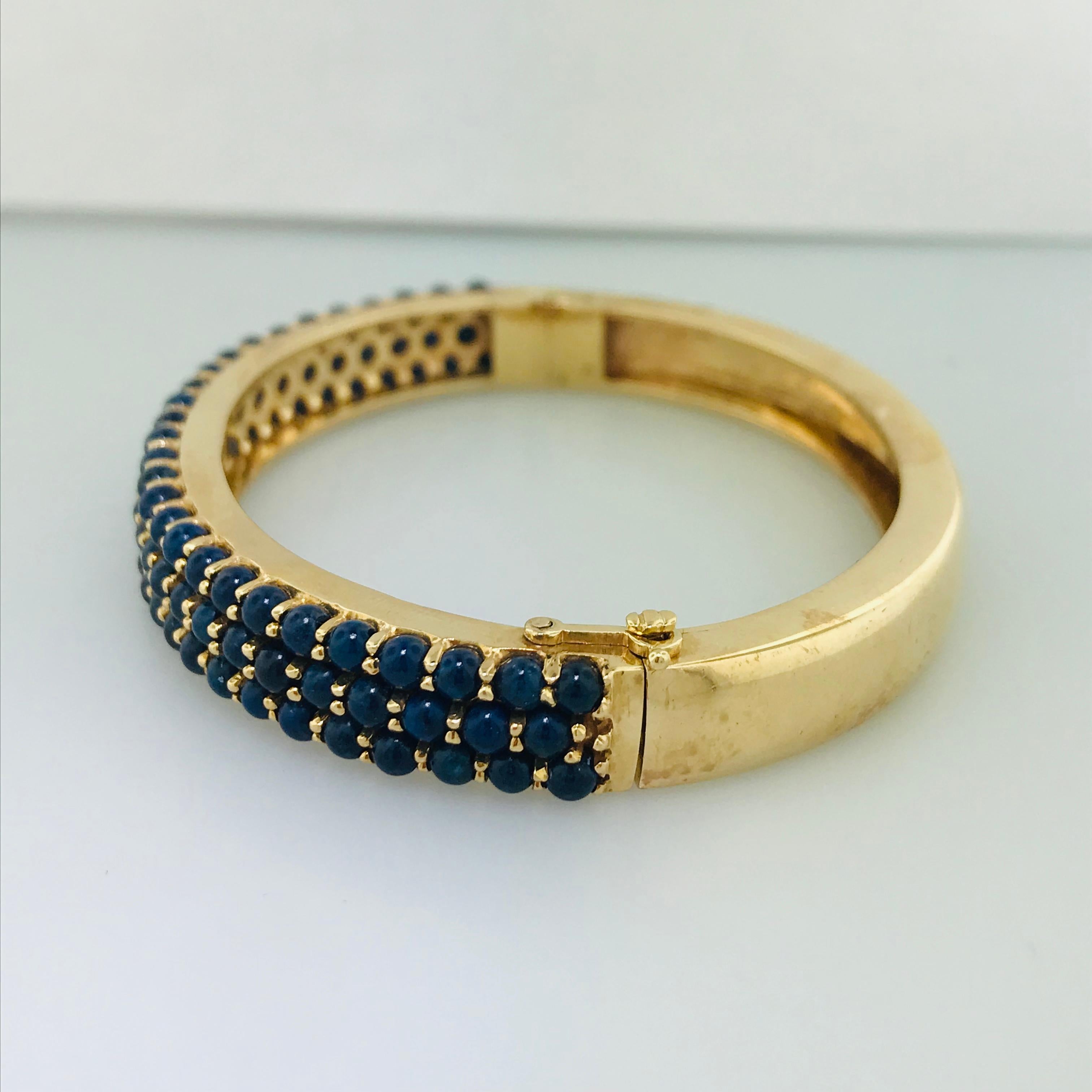 Blauer Lapislazuli-Armreif aus 14 Karat massivem Gold 8,5 MM Breite Passform 7,5 in Handgelenk im Zustand „Hervorragend“ im Angebot in Austin, TX