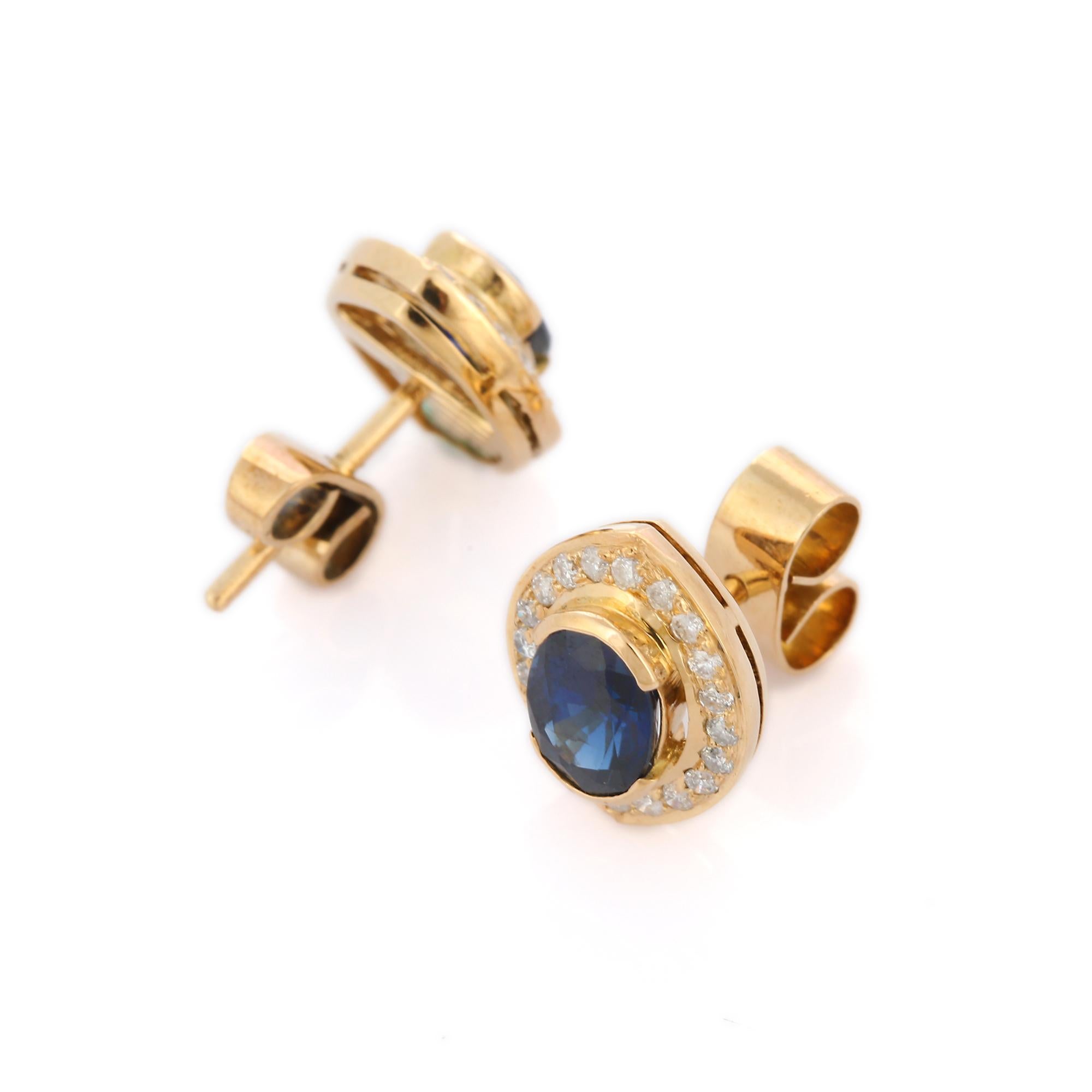 Art Deco Genuine Blue Sapphire and Diamond Halo Stud Earrings in 18K Yellow Gold For Sale