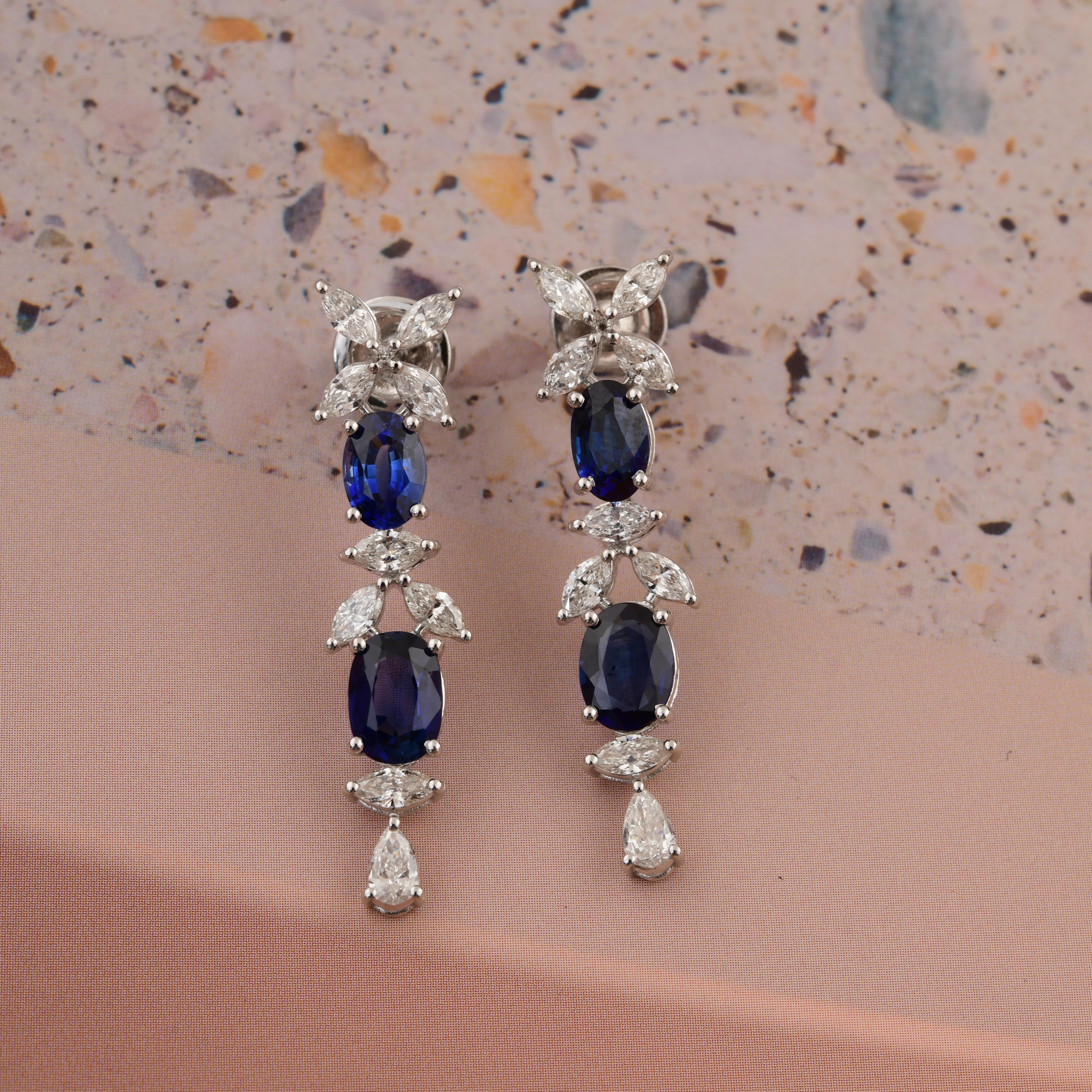 Art Déco Orecchini a goccia con diamante e zaffiro blu autentico Regalo di nozze in oro bianco massiccio 18 carati in vendita