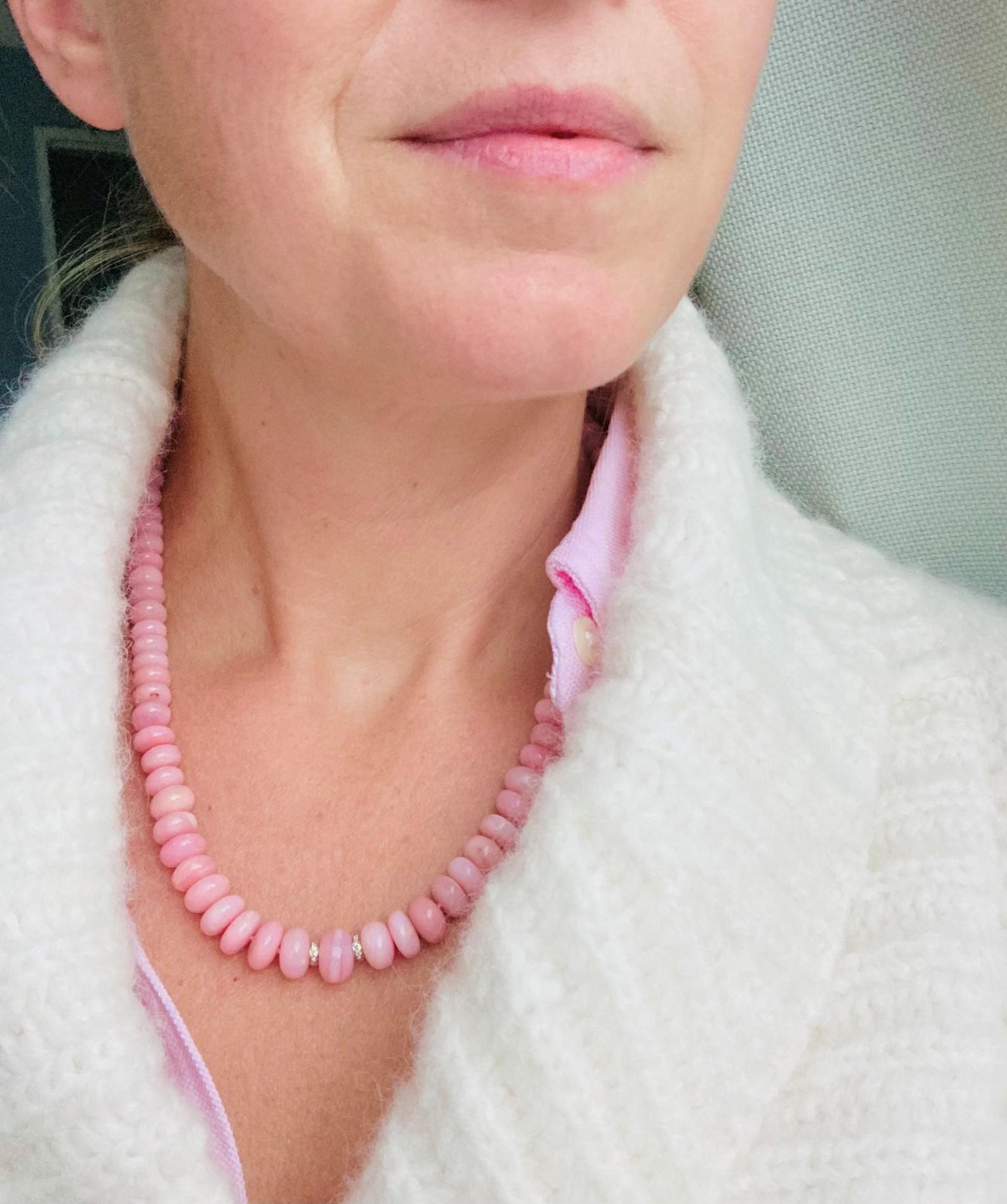 Collar de oro amarillo de 18 quilates con diamantes y ópalo peruano rosa rubor auténtico Moderno en venta