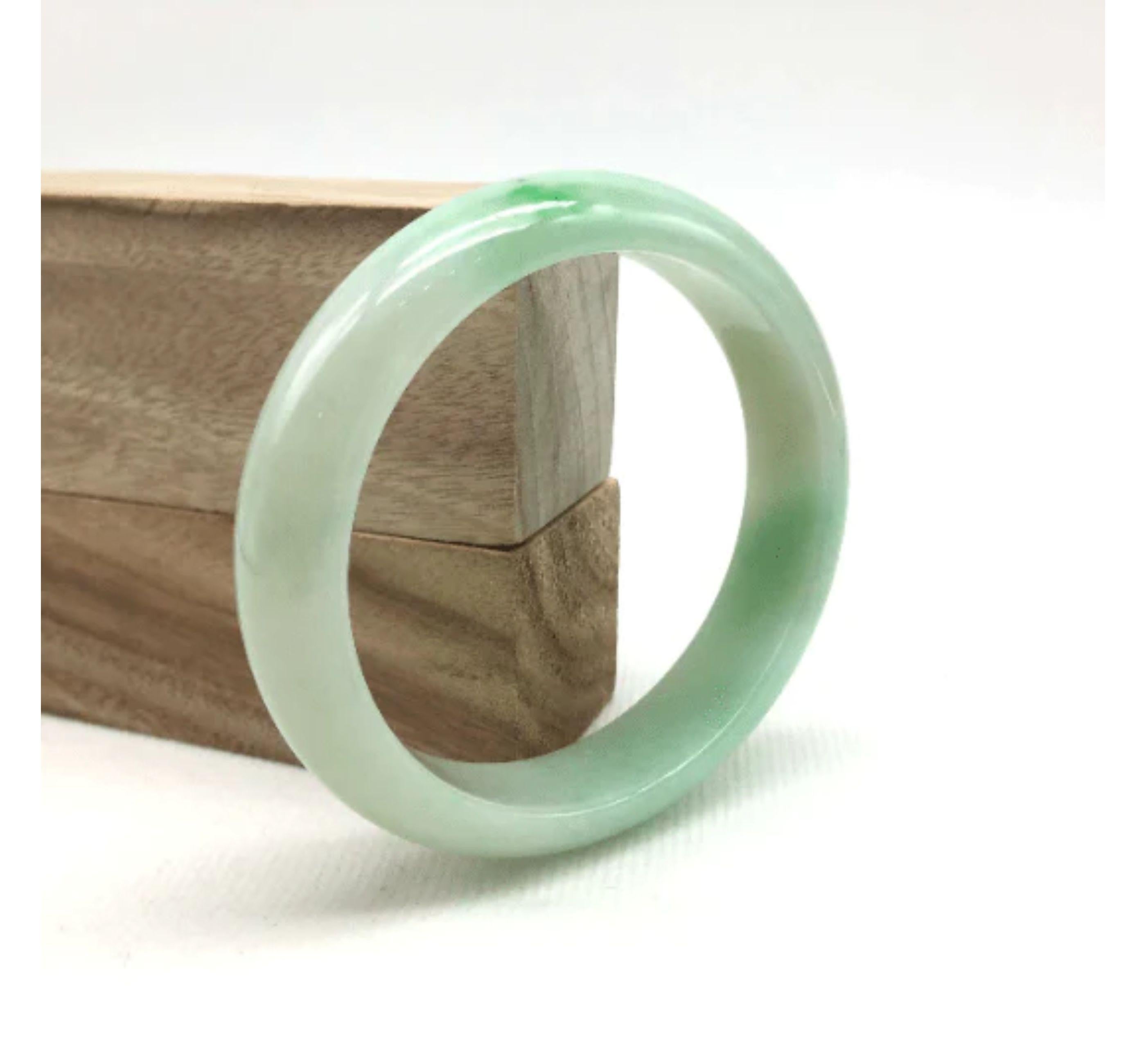 Round Cut Genuine Burmese Green Jadeite Jade Bangle Bracelet #SZS1004 For Sale