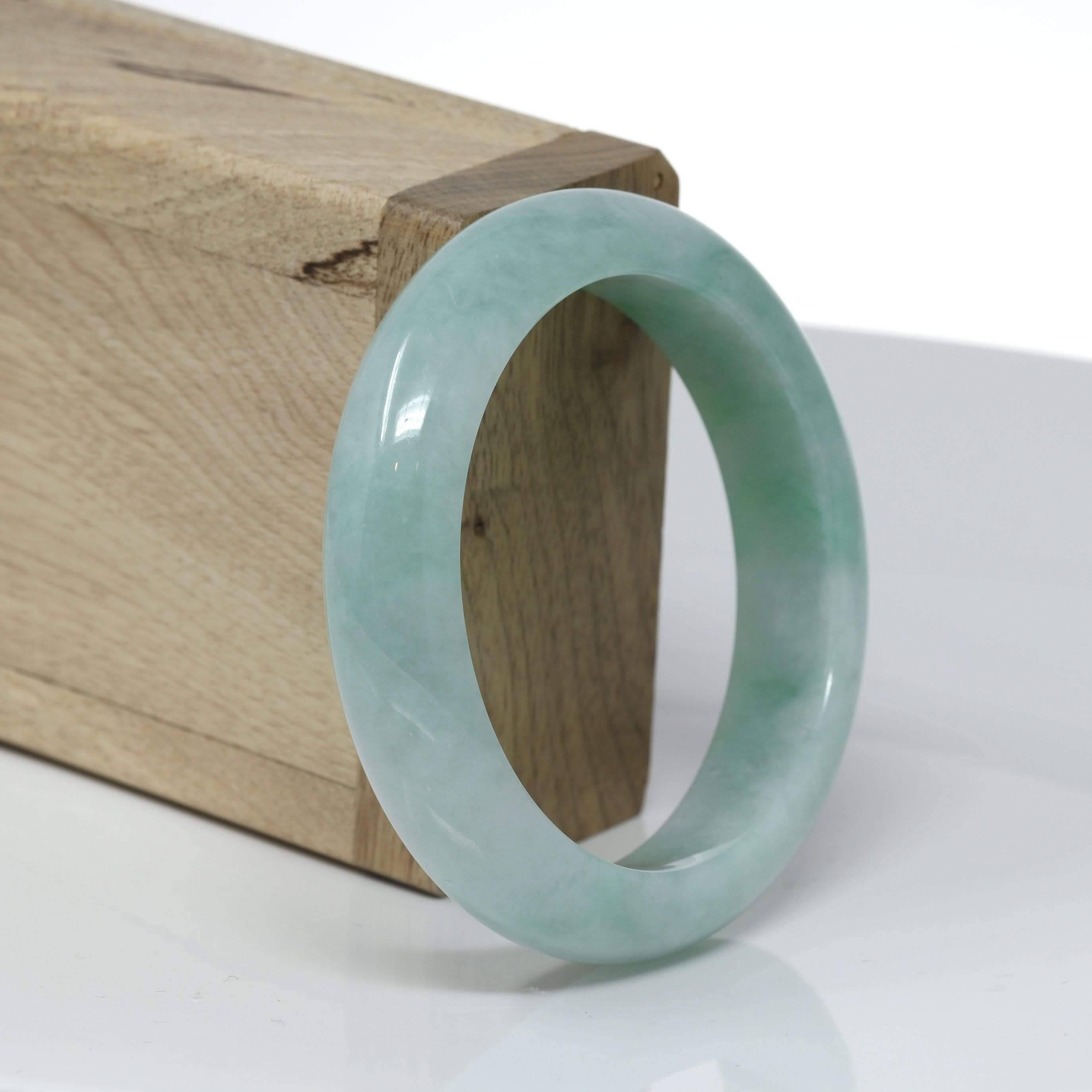 Bracelet jonc Birmanie haut de gamme en jadéite verte 54.3 mm n° 528 Unisexe en vente