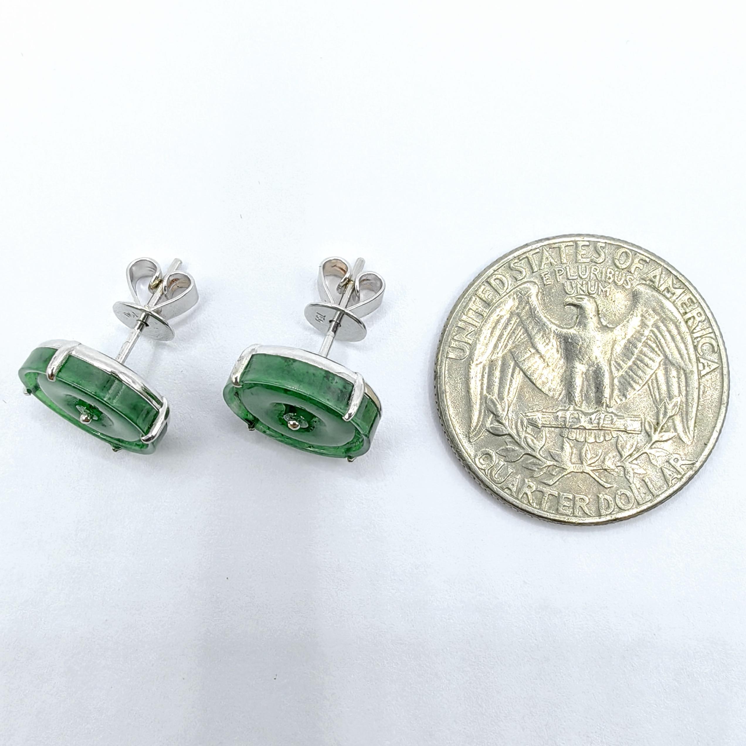 Orecchini con perno in giadeite birmana autentica, verde ghiaccio e ciambella di pace, in oro bianco 18 carati in vendita 4