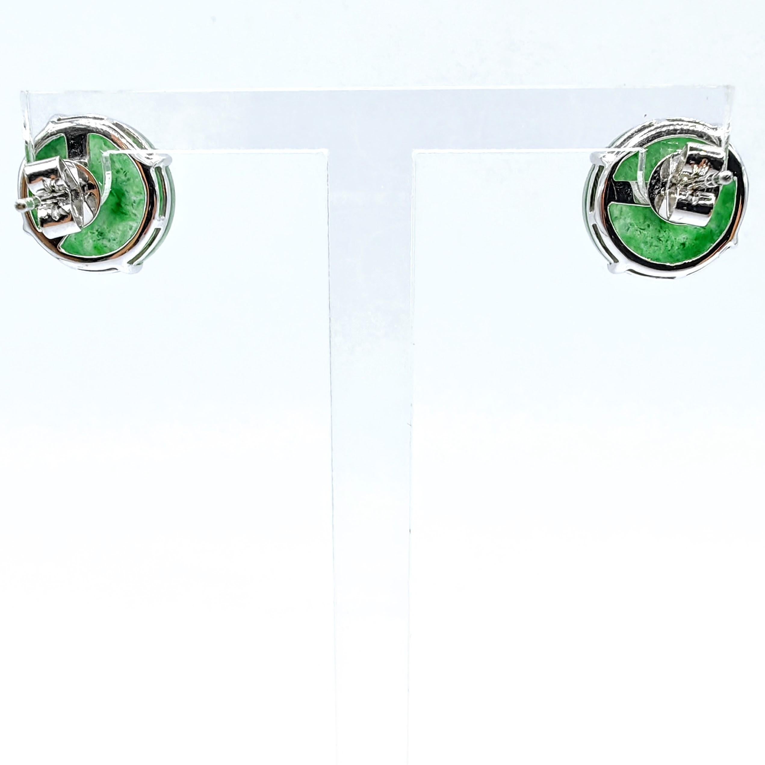 Orecchini con perno in giadeite birmana autentica, verde ghiaccio e ciambella di pace, in oro bianco 18 carati In condizioni Nuovo in vendita a Wan Chai District, HK