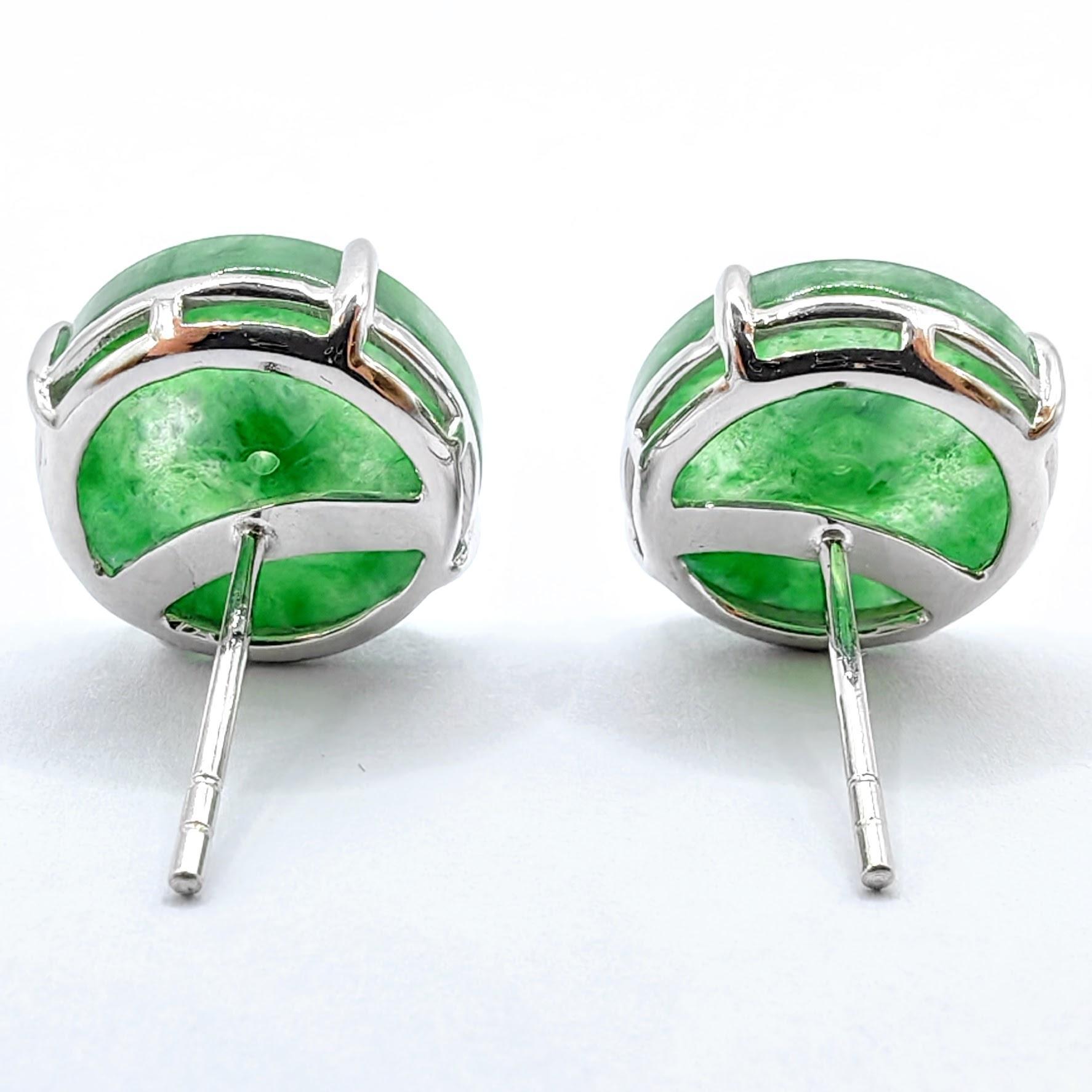 Orecchini con perno in giadeite birmana autentica, verde ghiaccio e ciambella di pace, in oro bianco 18 carati in vendita 1