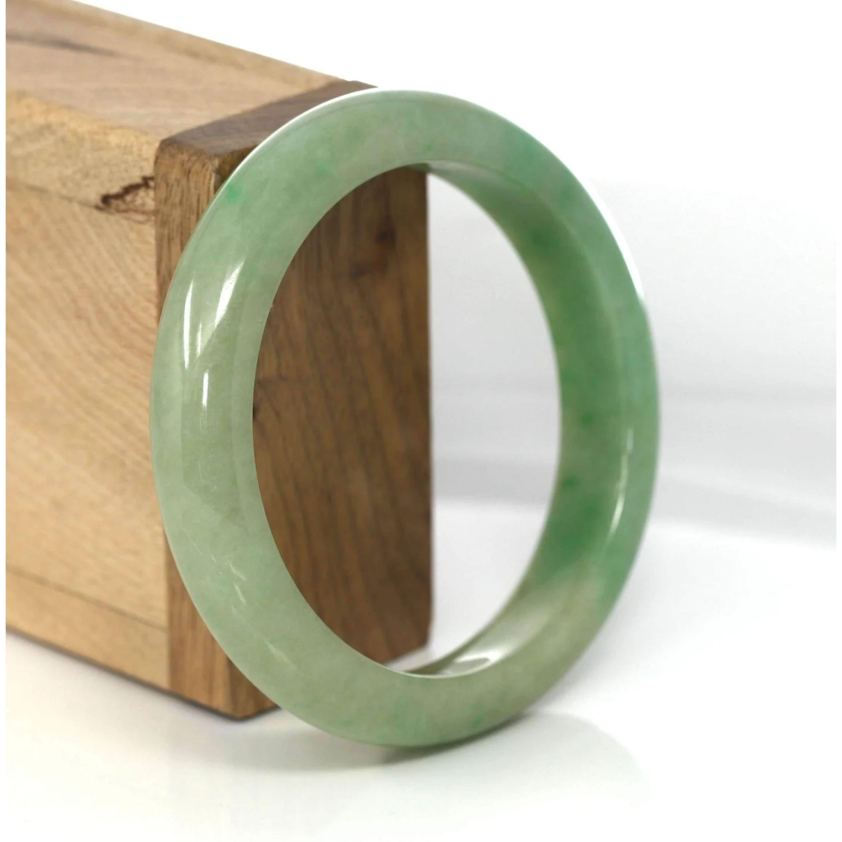 Round Cut Genuine Burmese Yellowish Green Jadeite Jade Bangle (57.10 mm) #489 For Sale
