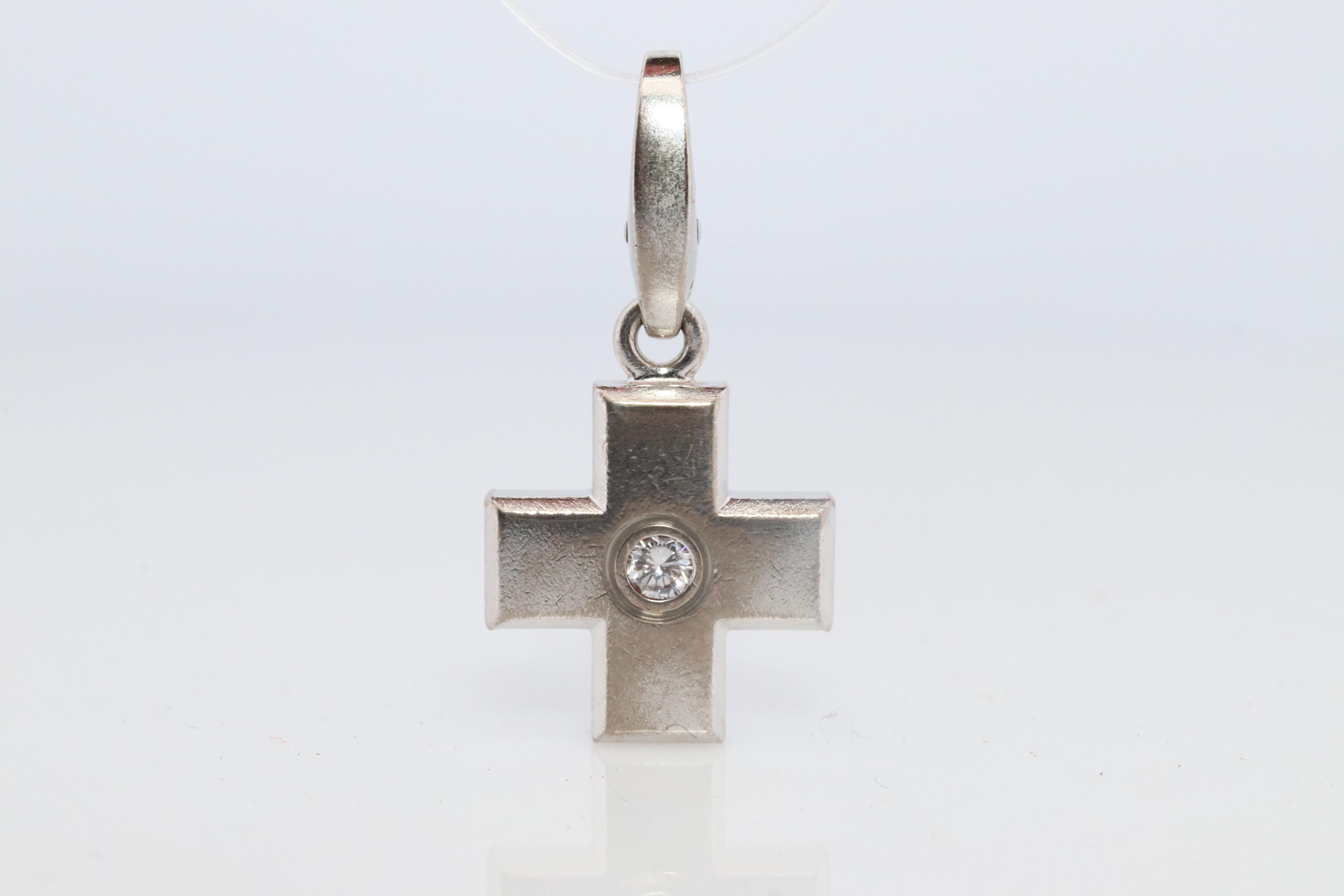 Schöner Fund.
PRE-OWNED Authentischer Cartier-Anhänger

Kreuz Diamant Charme.

18k 750 Weißgold.

13mm x 17mm Abmessungen


5Gramm gesamt