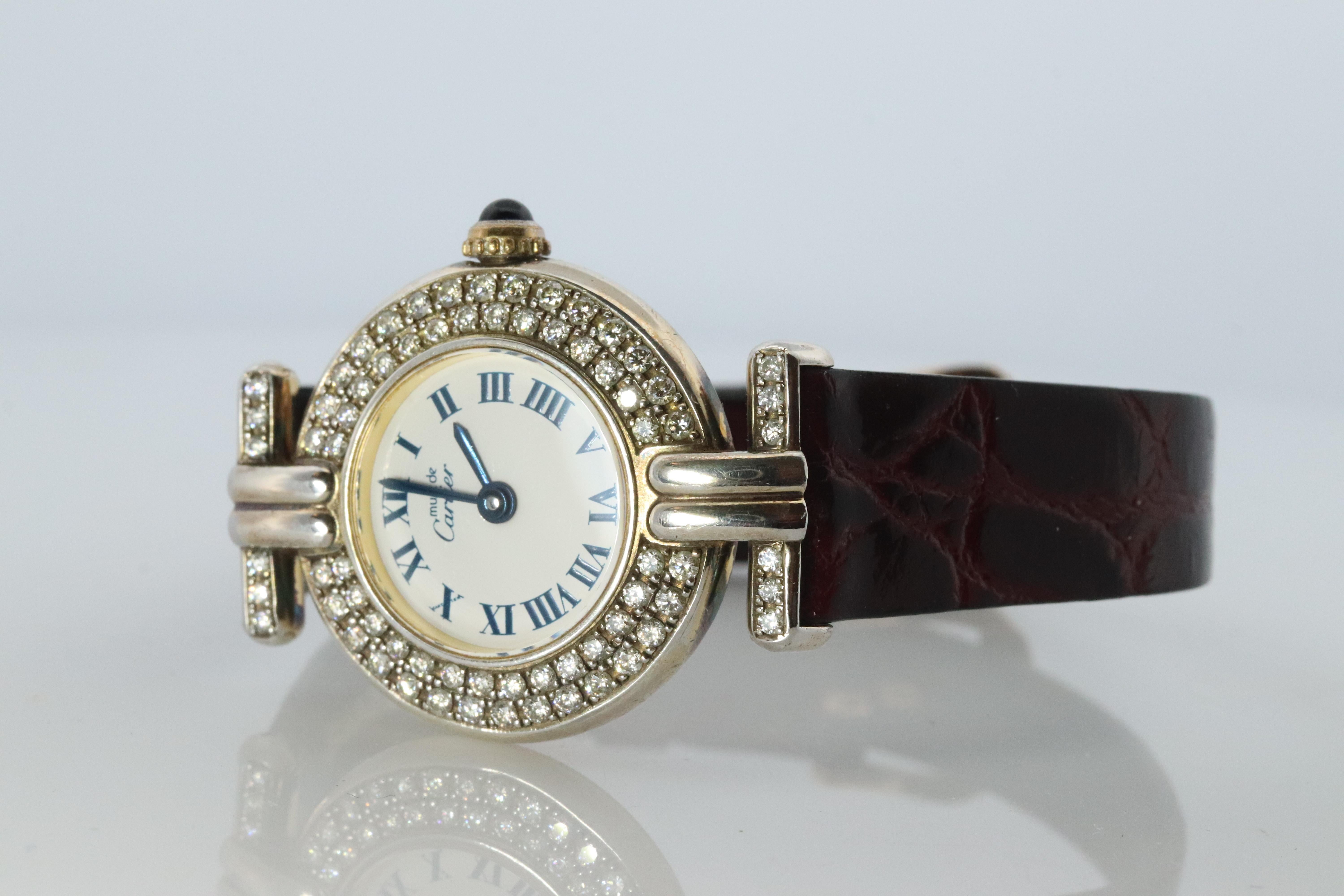 Vero orologio Cartier.

Must de Cartier Colisee 690002 d'epoca

RARA lunetta con diamante

Condizioni: Coerente con l'età e la normale usura.

Batteria nuova installata.
Nuovo Cinturino in pelle di alta qualità. Fibbia generica. Vedi le