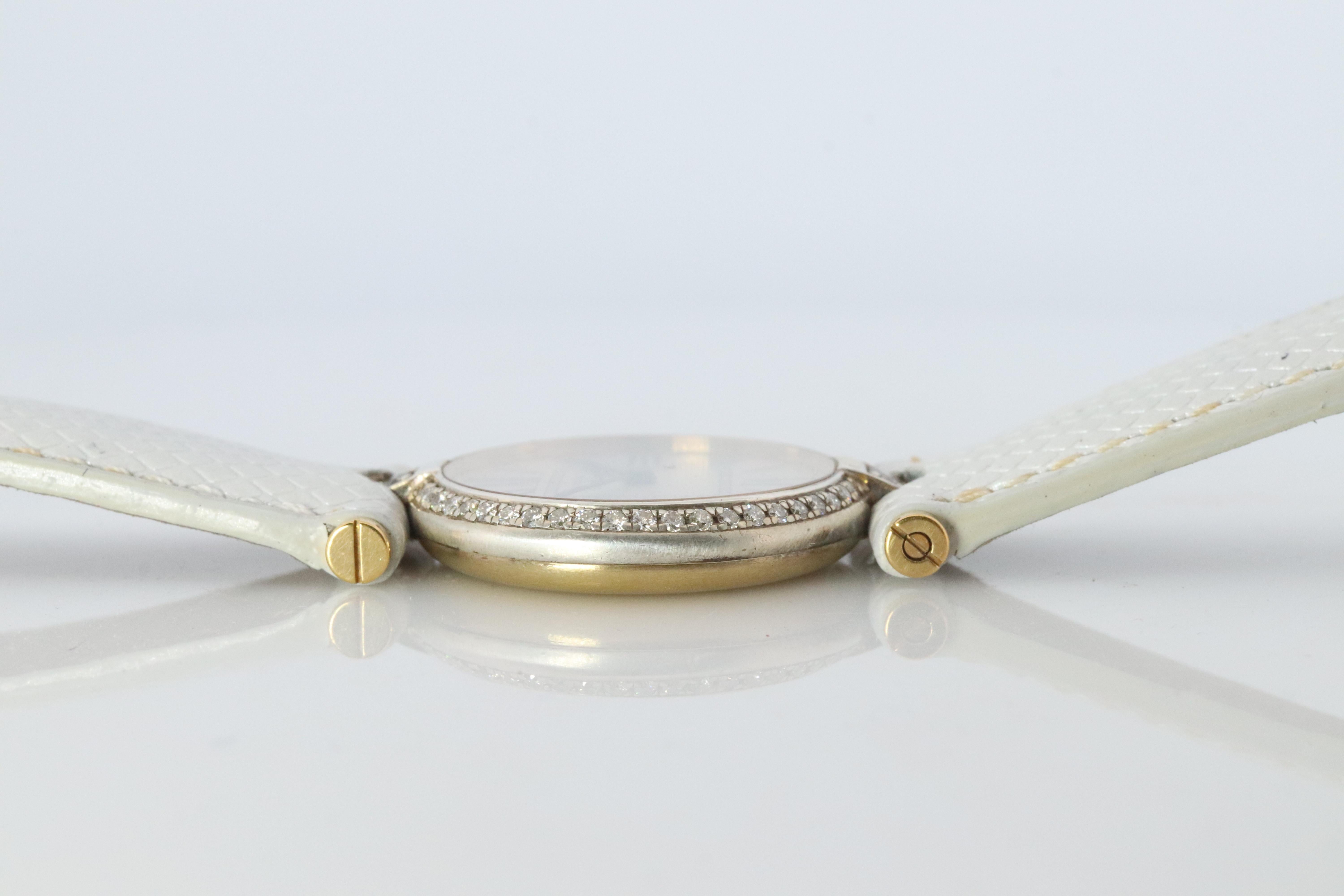 Reloj de diamantes Cartier auténtico. Must de Cartier Vendome Esfera Redonda Argentina Romana en Bueno estado para la venta en Port Charlotte, FL