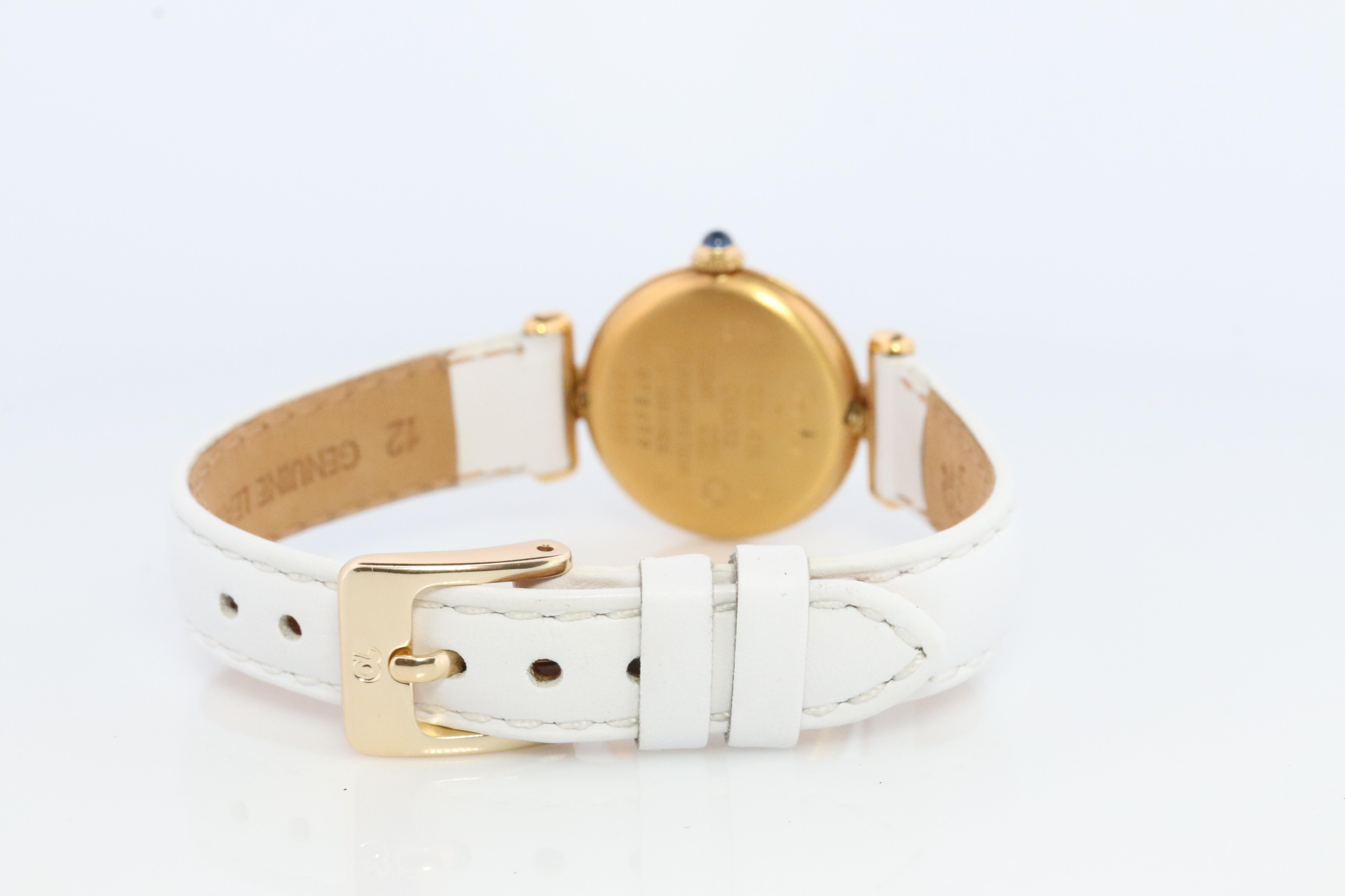 Genuine Cartier-Uhr. Must de Cartier Colisee Rund Argent Vermeil 59002 Weiß im Zustand „Gut“ in Port Charlotte, FL