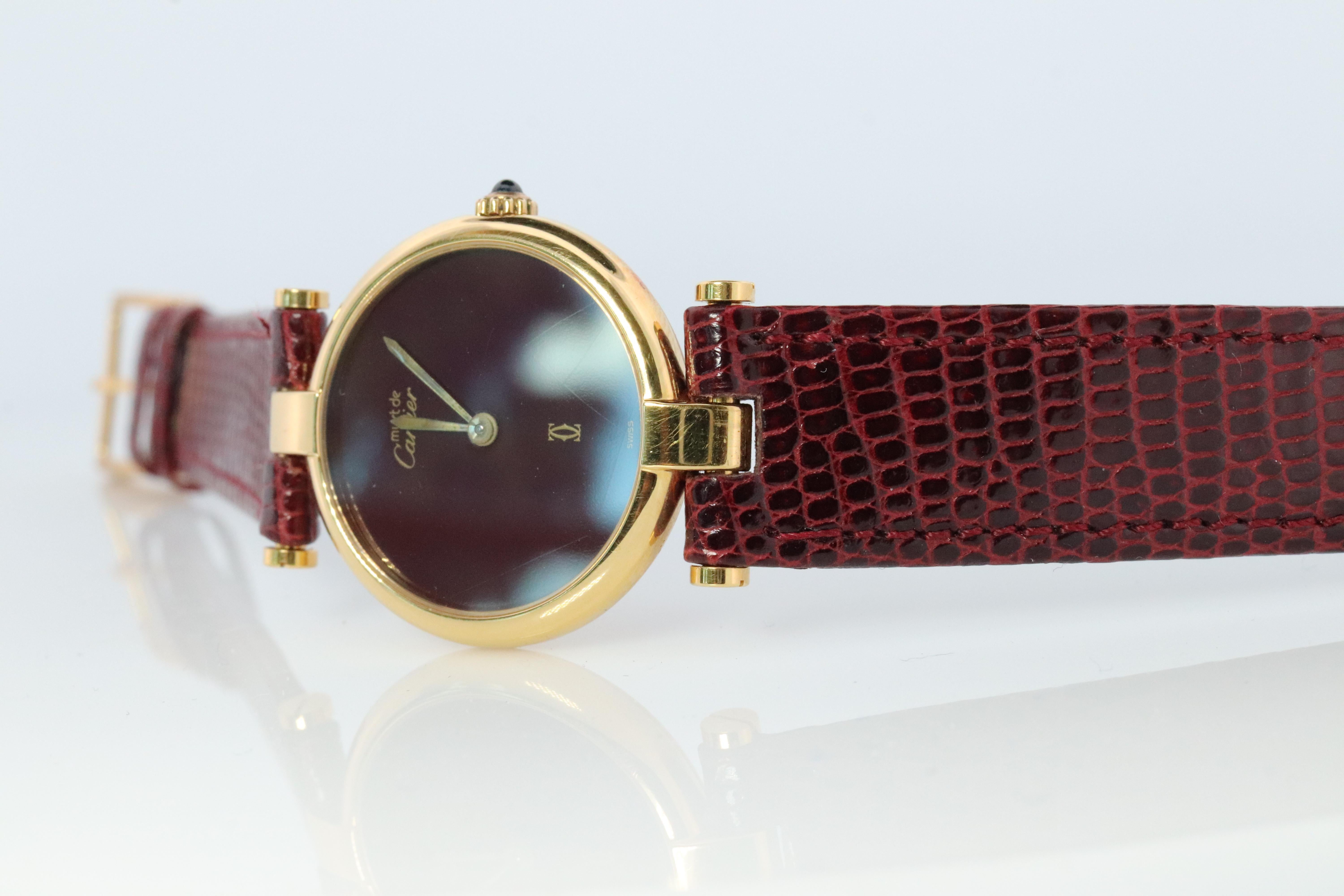 Genuine Cartier-Uhr. Must de Cartier Vendome Rundes Argent Vermeil Rotes Gesicht (Cabochon)