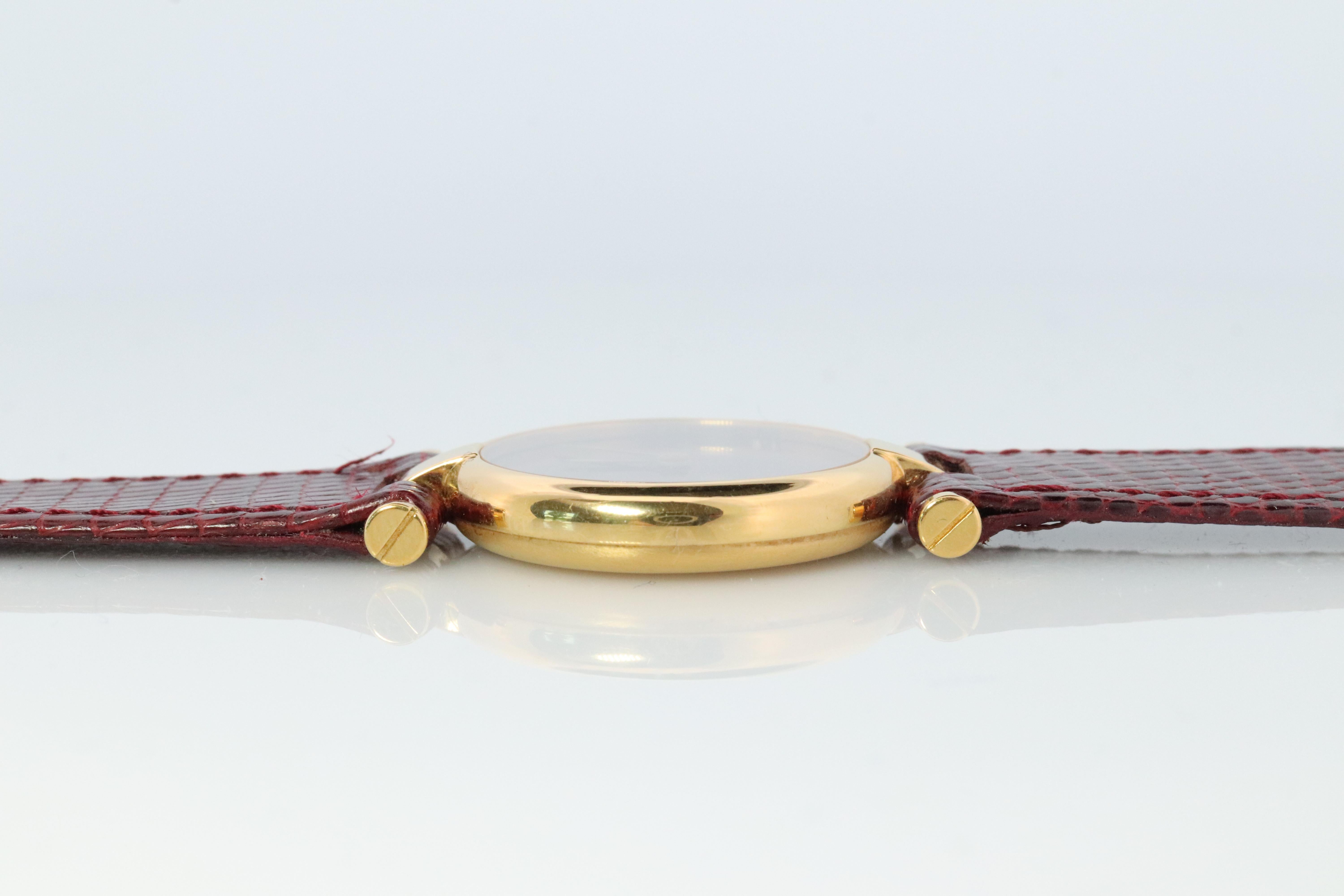 Genuine Cartier-Uhr. Must de Cartier Vendome Rundes Argent Vermeil Rotes Gesicht im Zustand „Gut“ in Port Charlotte, FL