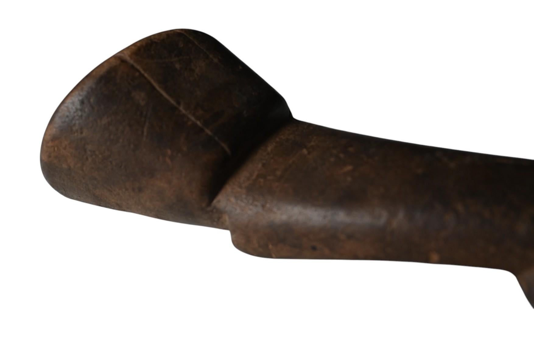 Sculpté à la main Cuillère en bois sculptée véritable du peuple Kulango, Côte d'Ivoire, début du 20e siècle en vente