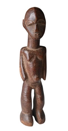 Genuine carved wooden statue from the Lobi tribe, Ghana Burkina Faso, early 1900