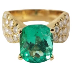 Genuine Colombian Emerald Diamond Ring Yellow Gold 18 Karat