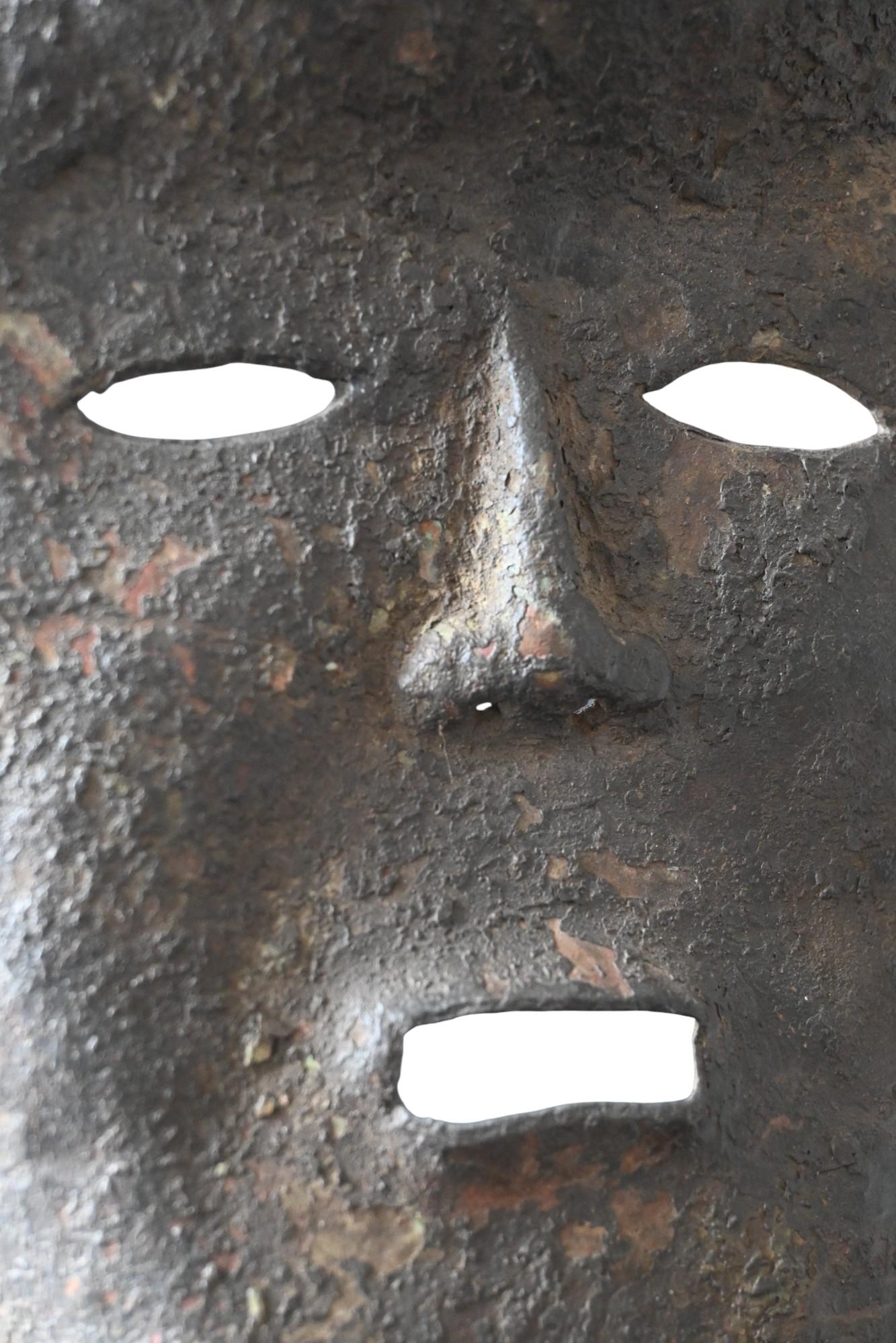 Genuine copper mask from the Dinga / Ding tribe DR Congo, early 1900 For Sale 1