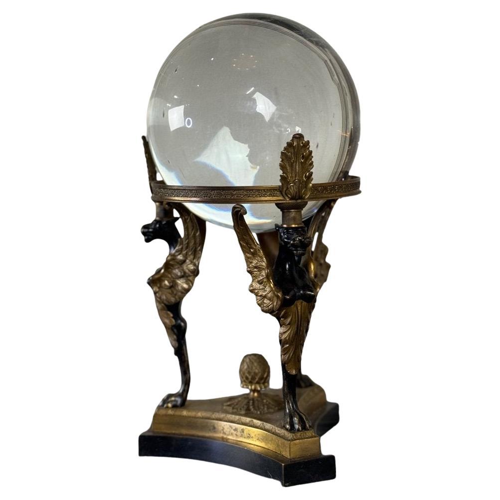 Vera sfera di cristallo su treppiede di bronzo 1880 circa in vendita