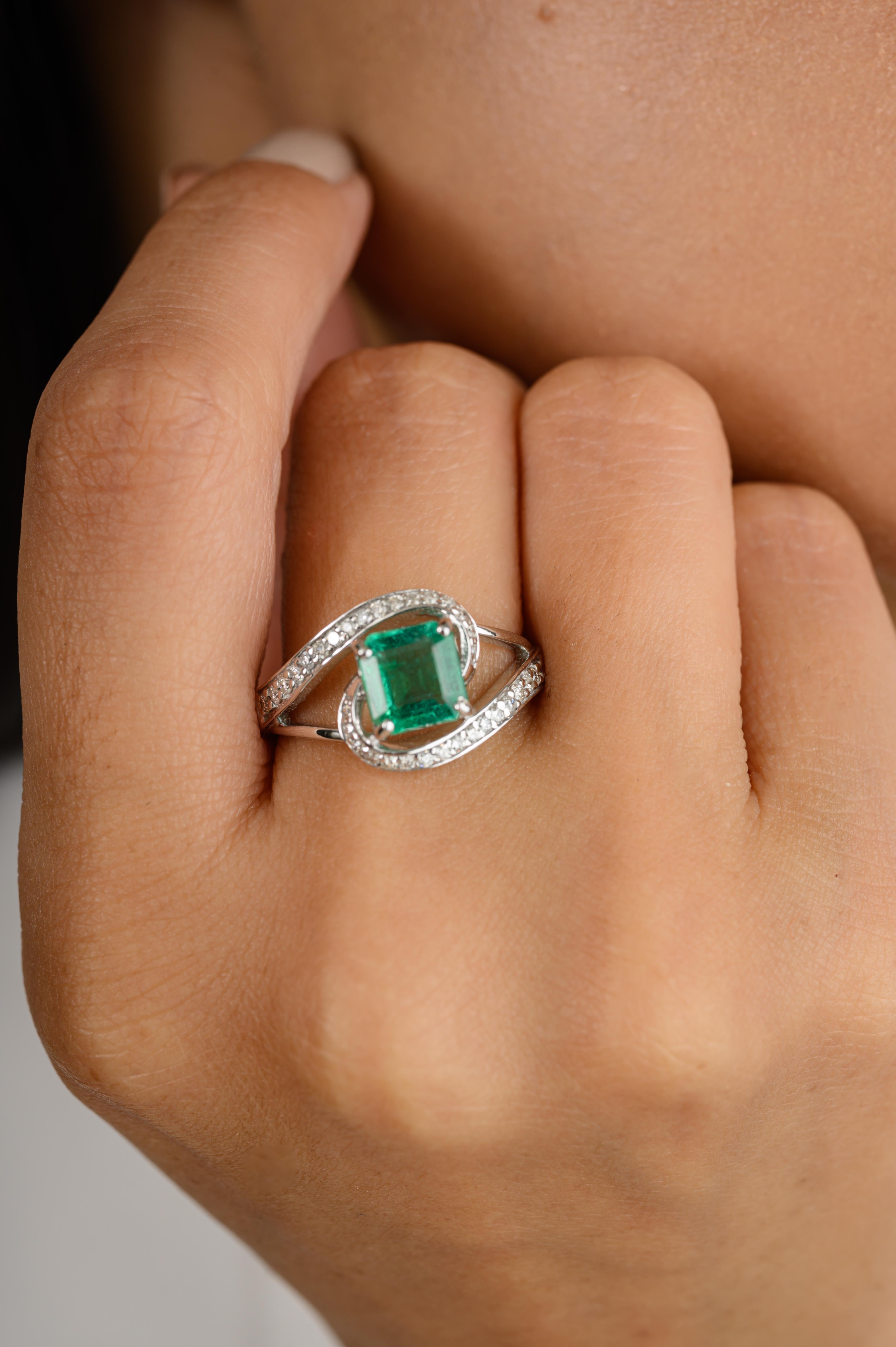 For Sale:  Genuine Cushion Emerald Diamond Wedding Ring for Women in 18k Solid White Gold 4