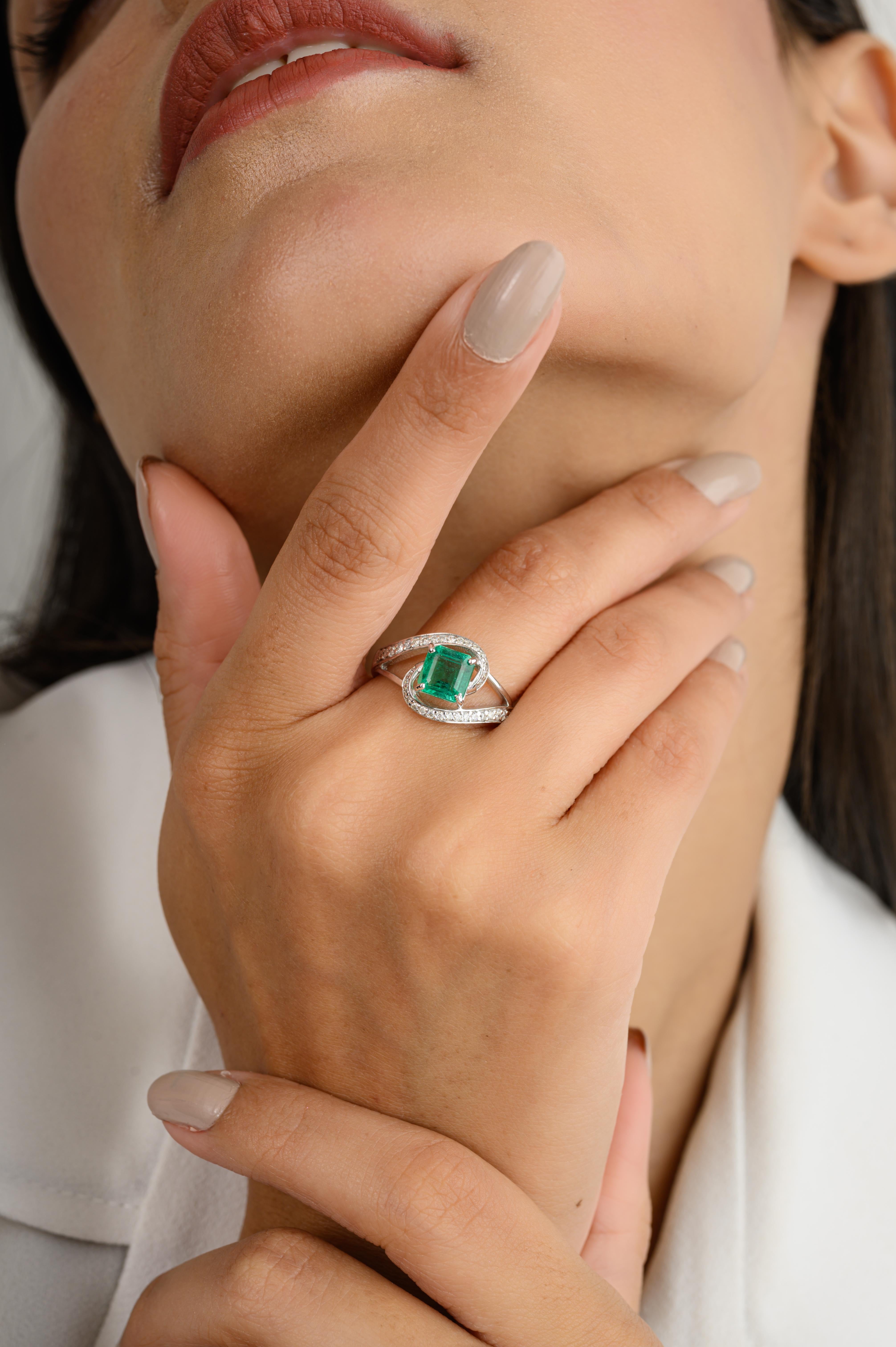 For Sale:  Genuine Cushion Emerald Diamond Wedding Ring for Women in 18k Solid White Gold 6
