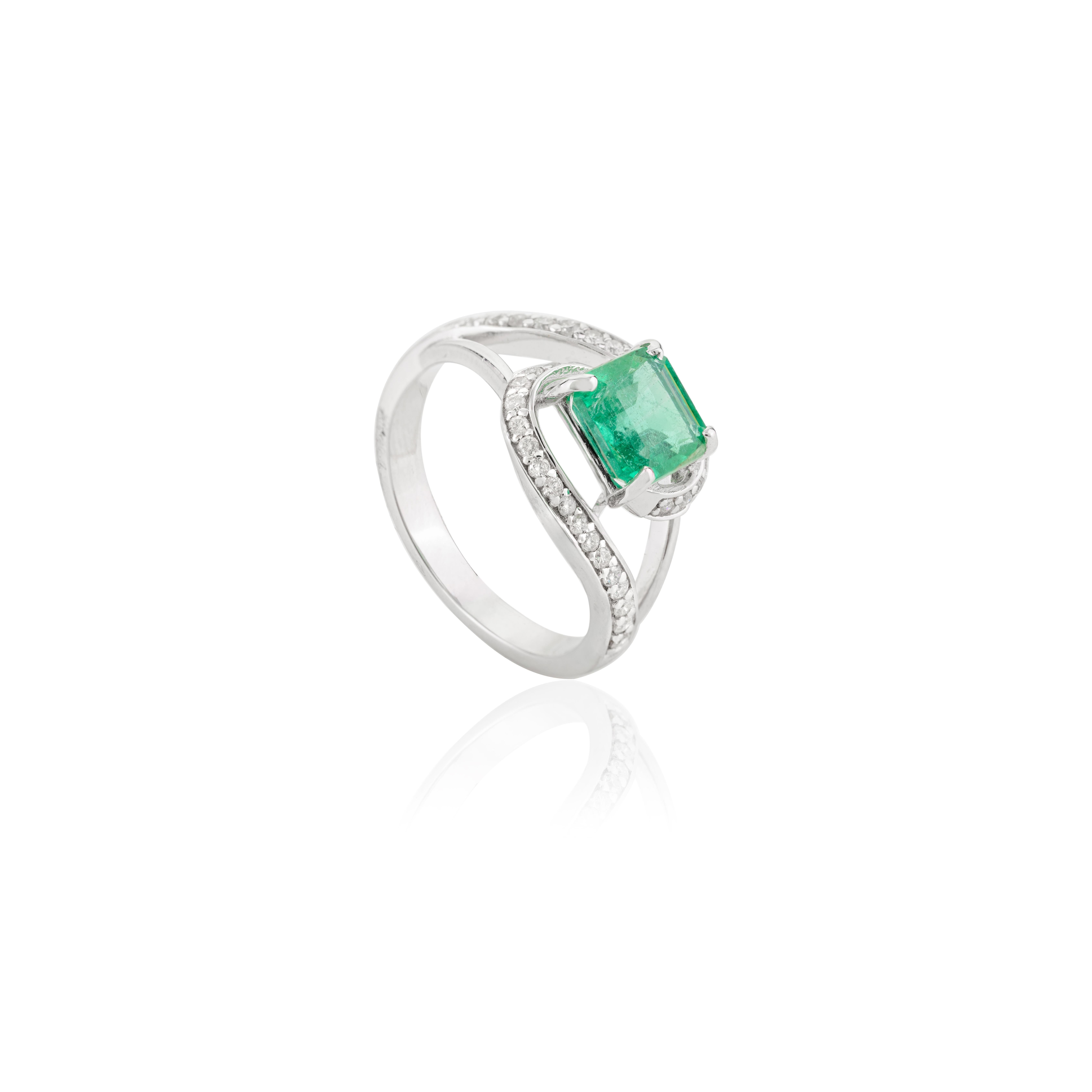 For Sale:  Genuine Cushion Emerald Diamond Wedding Ring for Women in 18k Solid White Gold 7