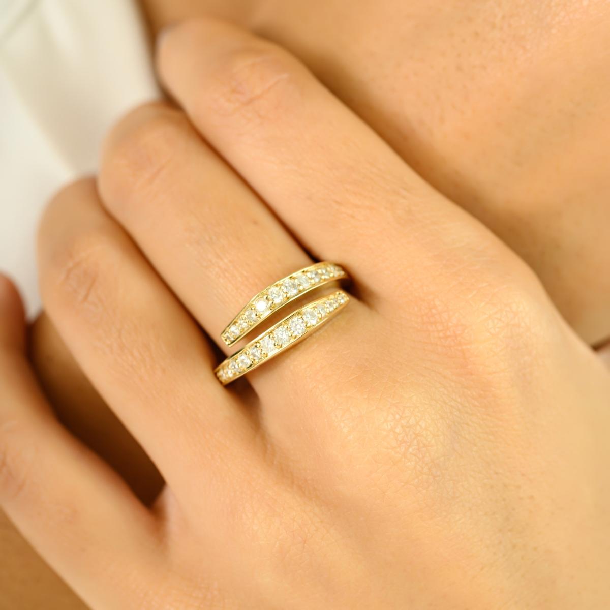 En vente :  Bague bypass en or jaune massif 14 carats avec diamants véritables, cadeau de luxe parfait 4
