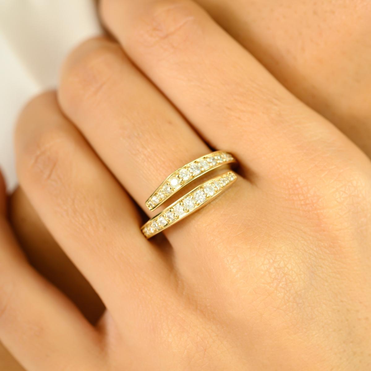 En vente :  Bague bypass en or jaune massif 14 carats avec diamants véritables, cadeau de luxe parfait 8