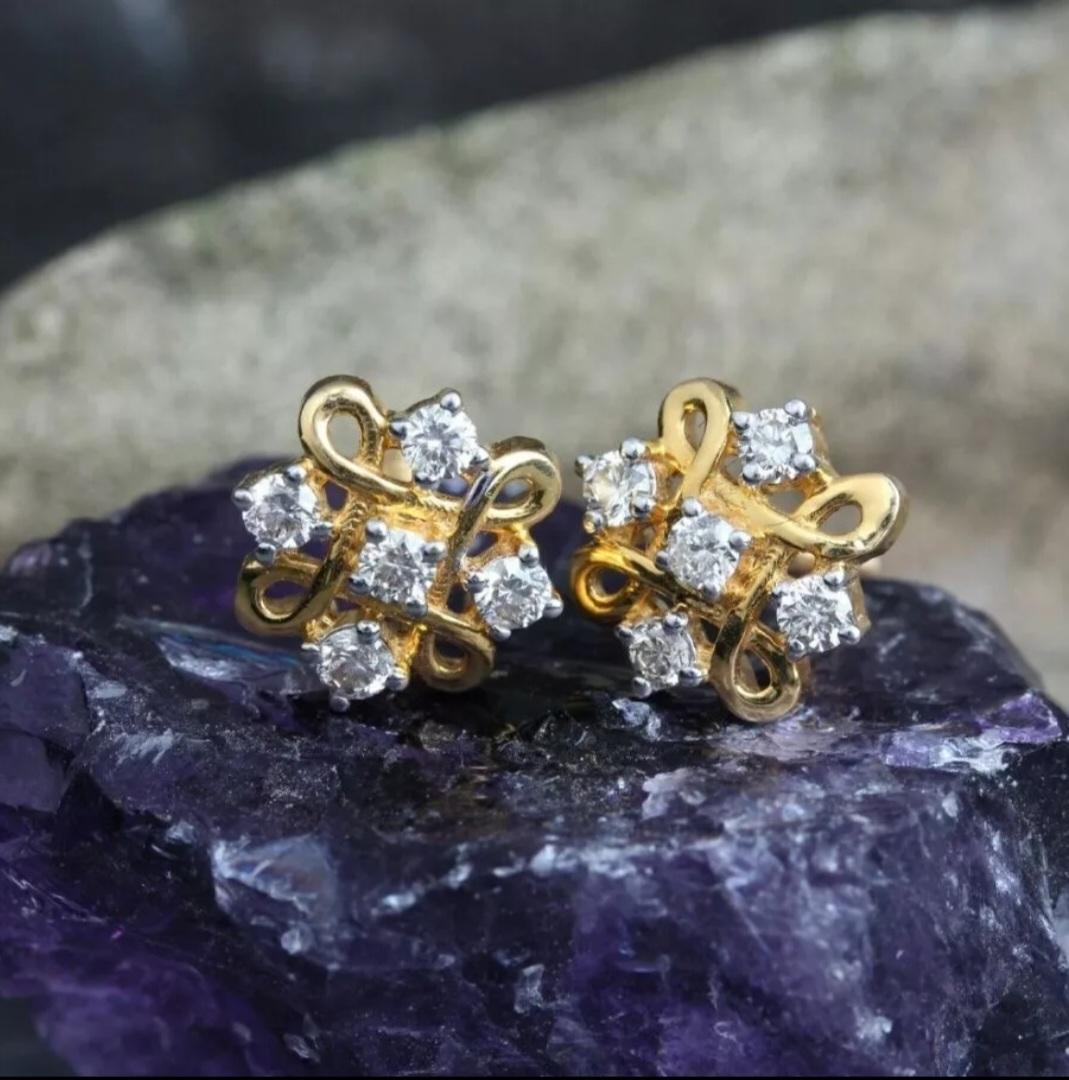 Round Cut Genuine Diamond Floral Stud Earrings For Women 14K Solid Gold Handmade Gift. For Sale