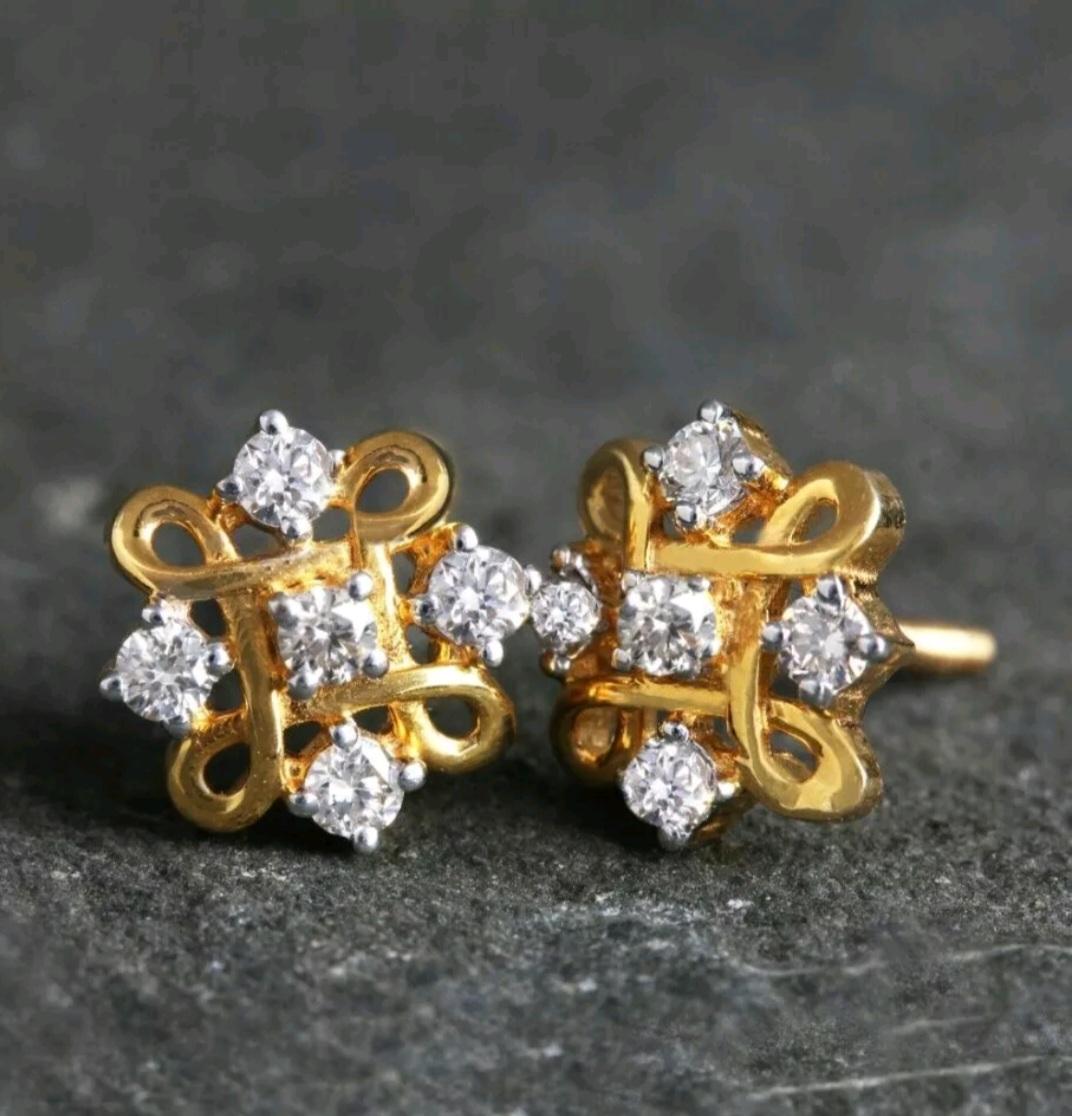 Genuine Diamond Floral Stud Earrings For Women 14K Solid Gold Handmade Gift. For Sale 1