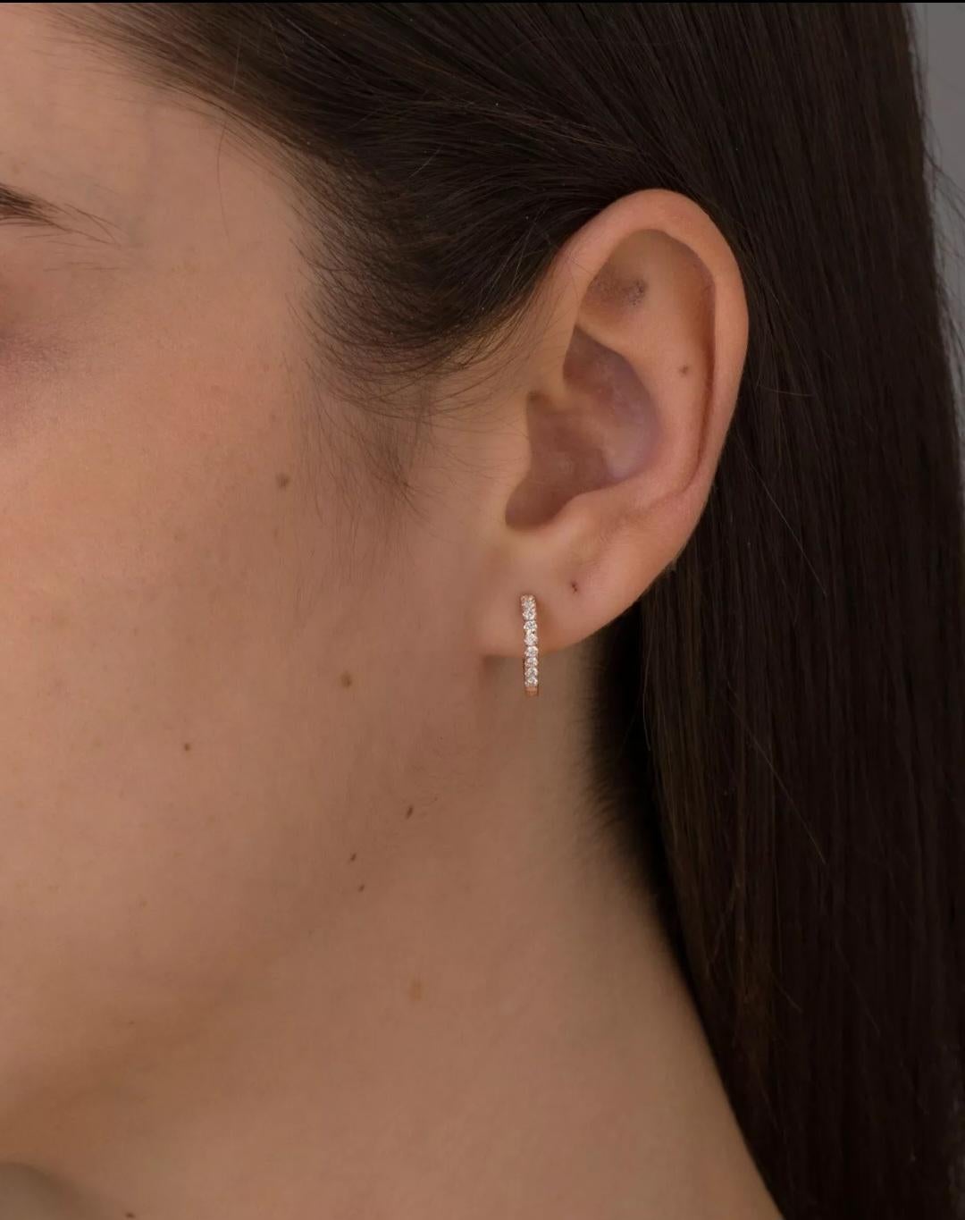 Taille ronde Boucles d'oreilles en or massif 14k avec diamant véritable Boucles d'oreilles amoureuses Paire de boucles d'oreilles cadeau en vente