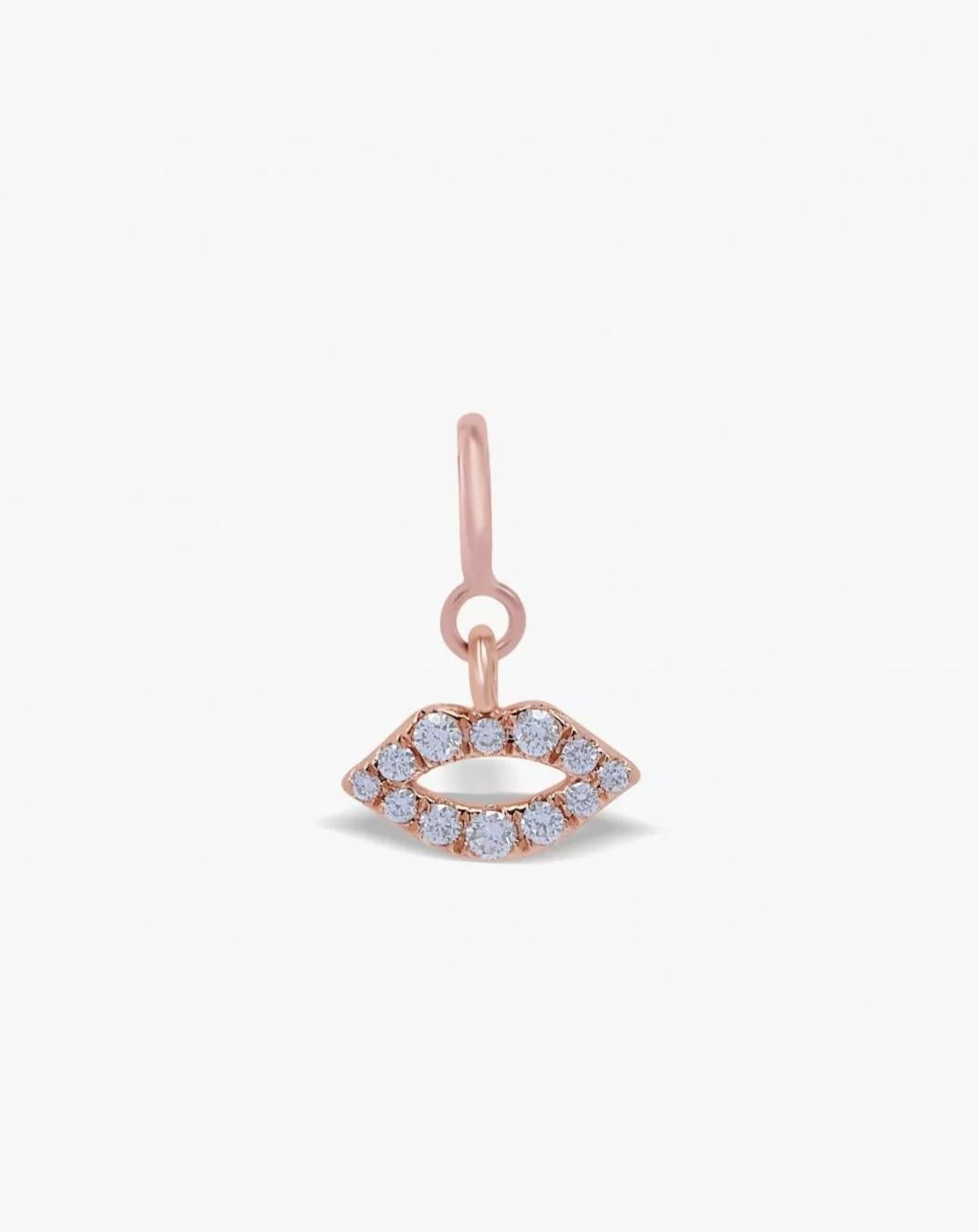 Ciondolo con diamante genuino a forma di labbra in oro massiccio 14k Nature per bambini, charme per bambini. in vendita 1