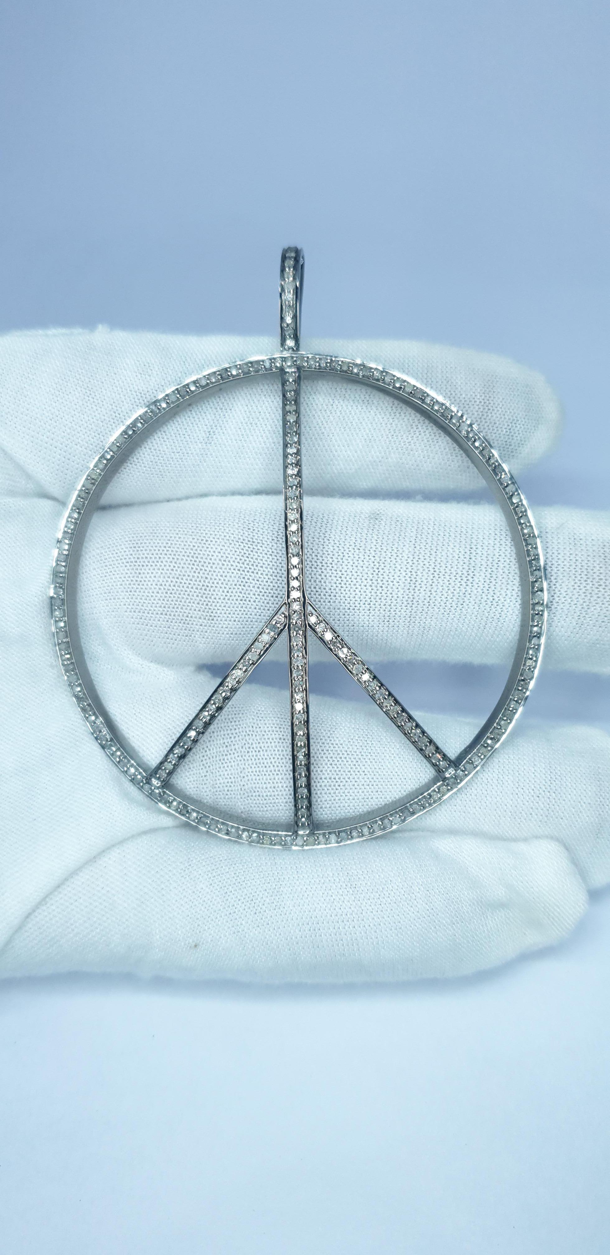 Genuine Diamond Peace Pendant 925 Sterling Silver Peace Sign Necklace In New Condition For Sale In Chicago, IL
